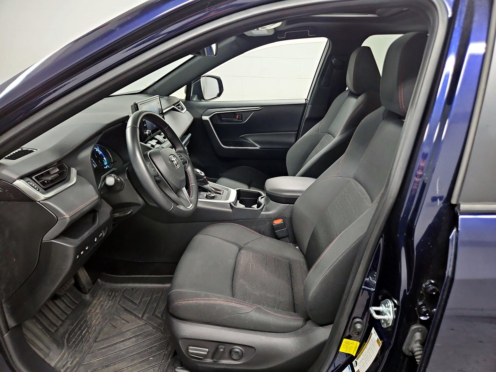 Thumbnail: 2021 Toyota RAV4 - 11