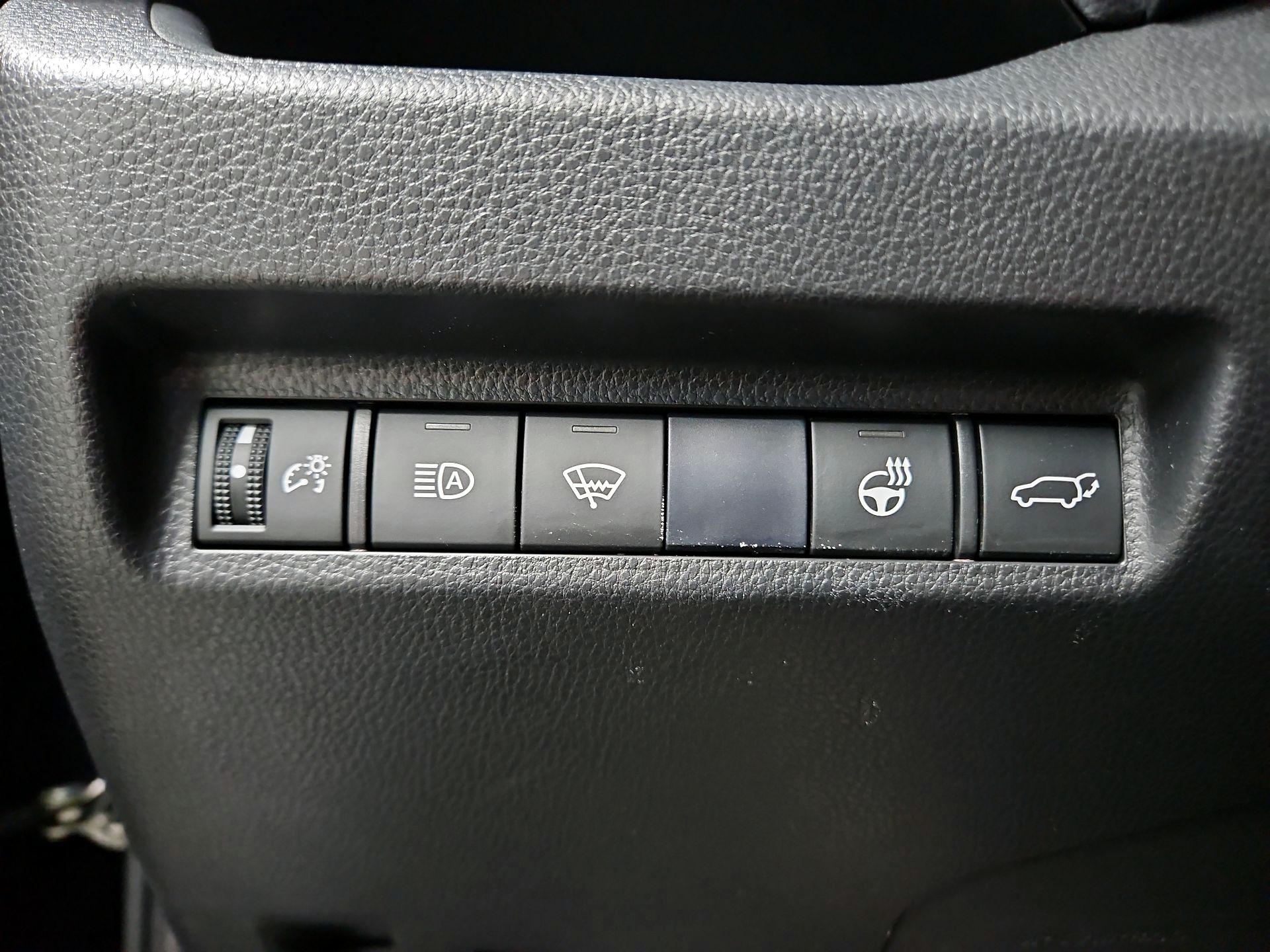 Thumbnail: 2021 Toyota RAV4 - 13