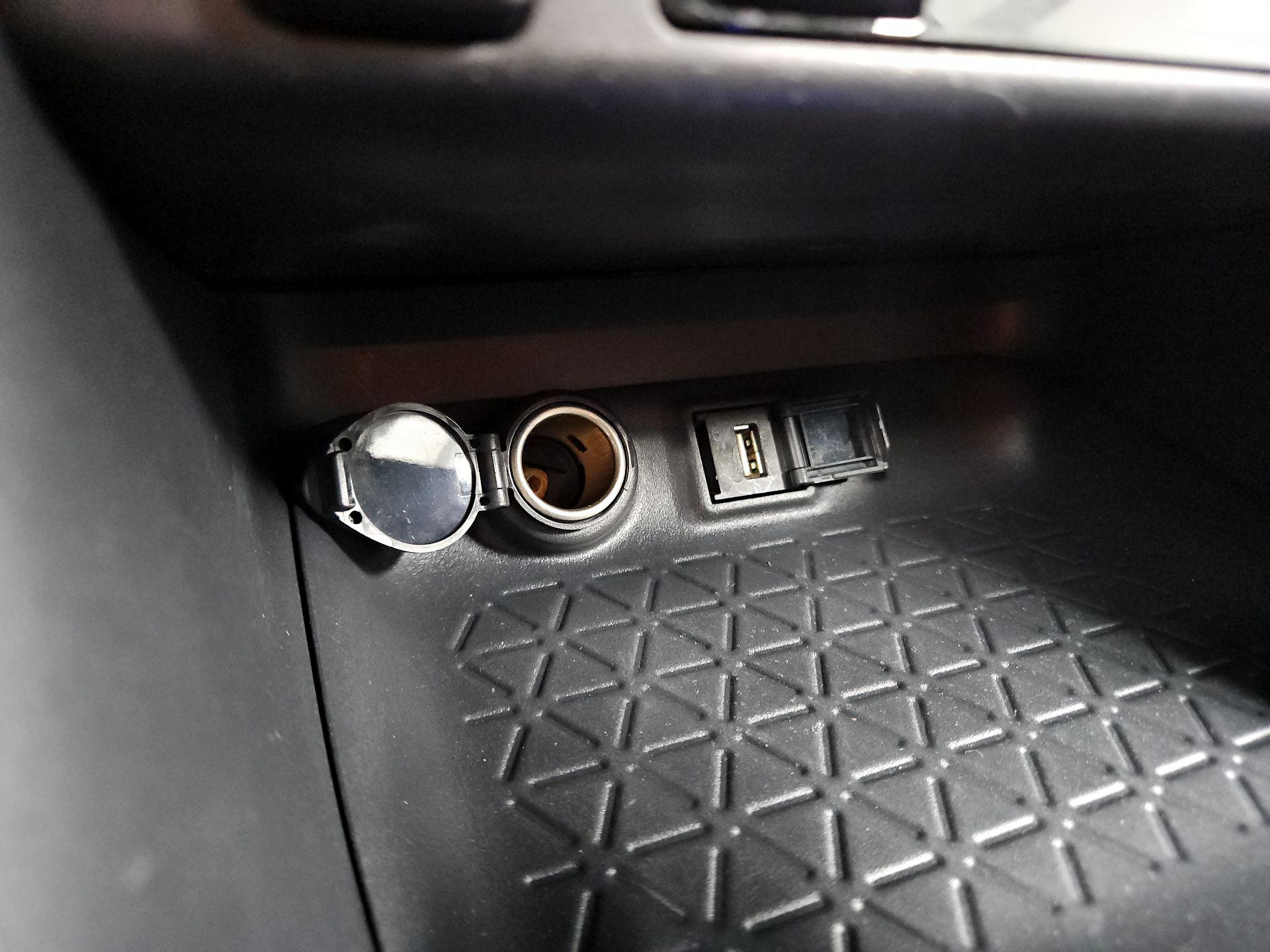 Thumbnail: 2021 Toyota RAV4 - 18