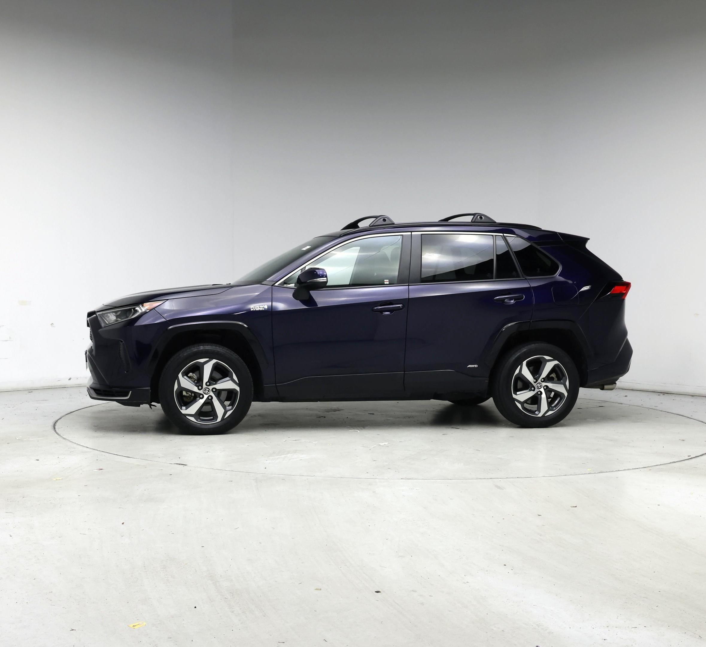 Thumbnail: 2021 Toyota RAV4 - 3