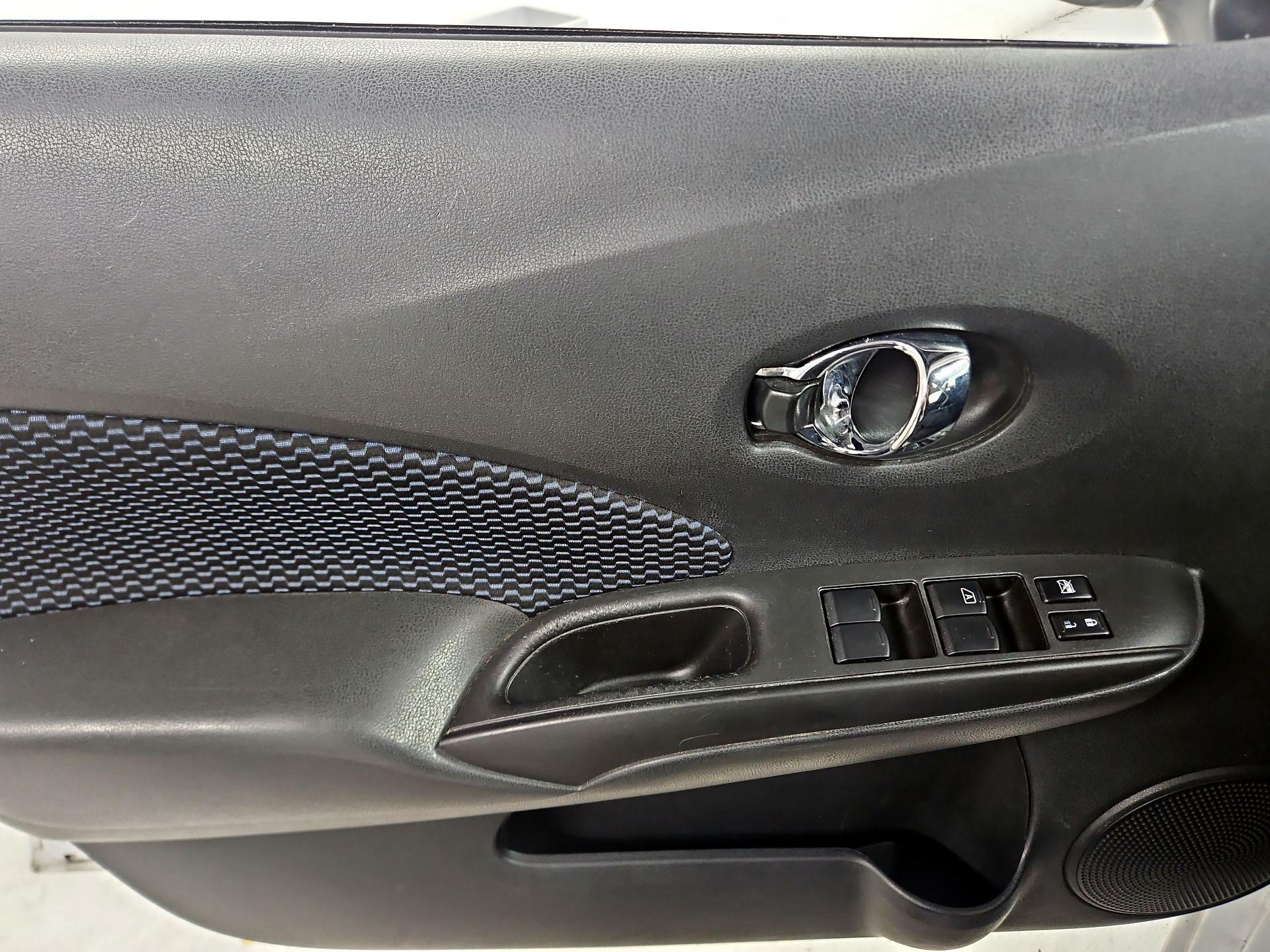 Thumbnail: 2017 Nissan Versa Note - 12