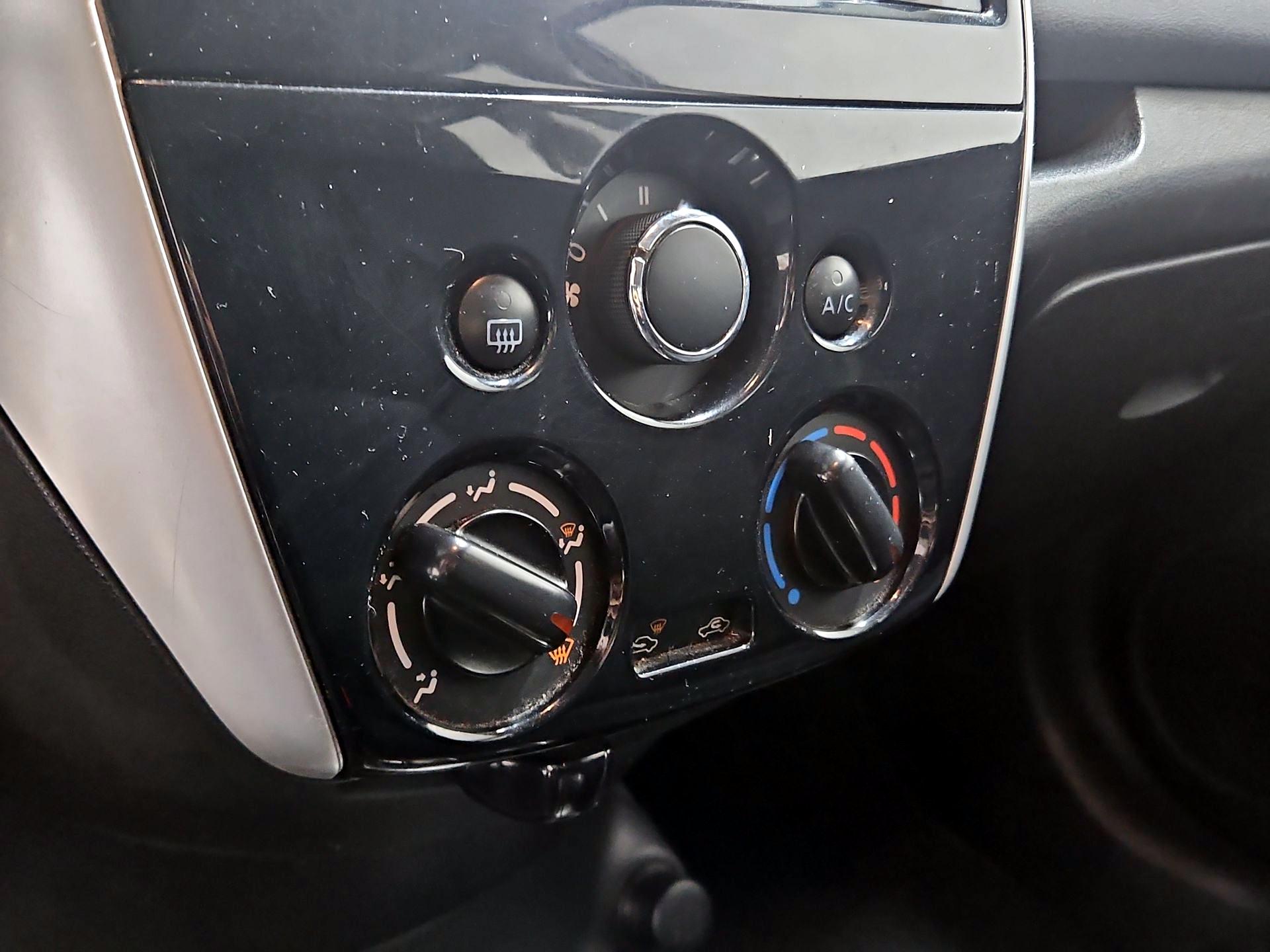 Thumbnail: 2017 Nissan Versa Note - 16