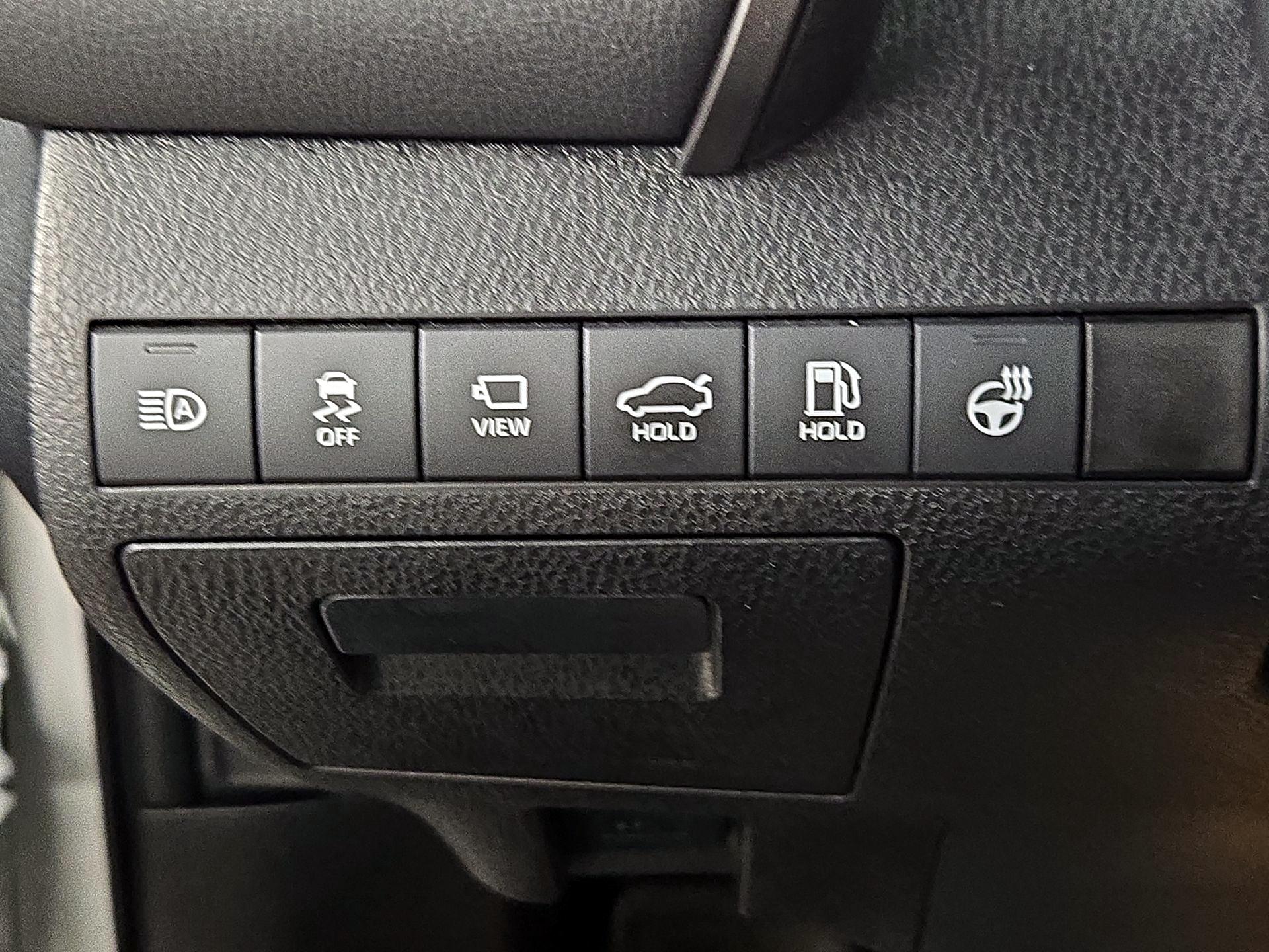 Thumbnail: 2021 Toyota Camry - 13