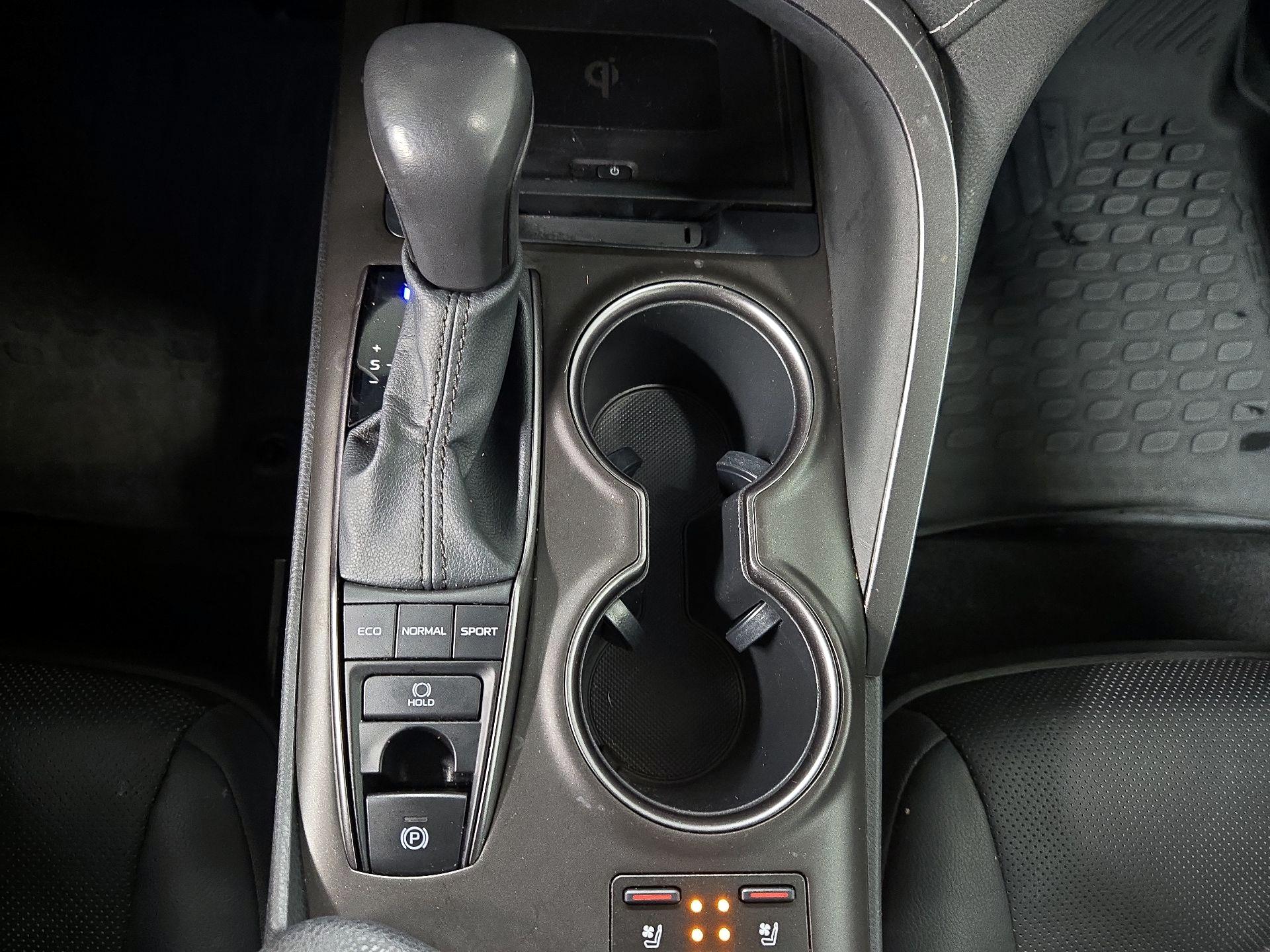 Thumbnail: 2021 Toyota Camry - 18