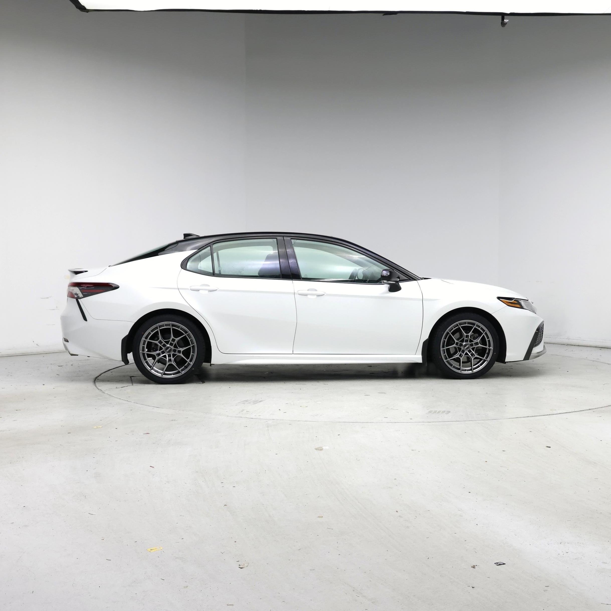 Thumbnail: 2021 Toyota Camry - 7