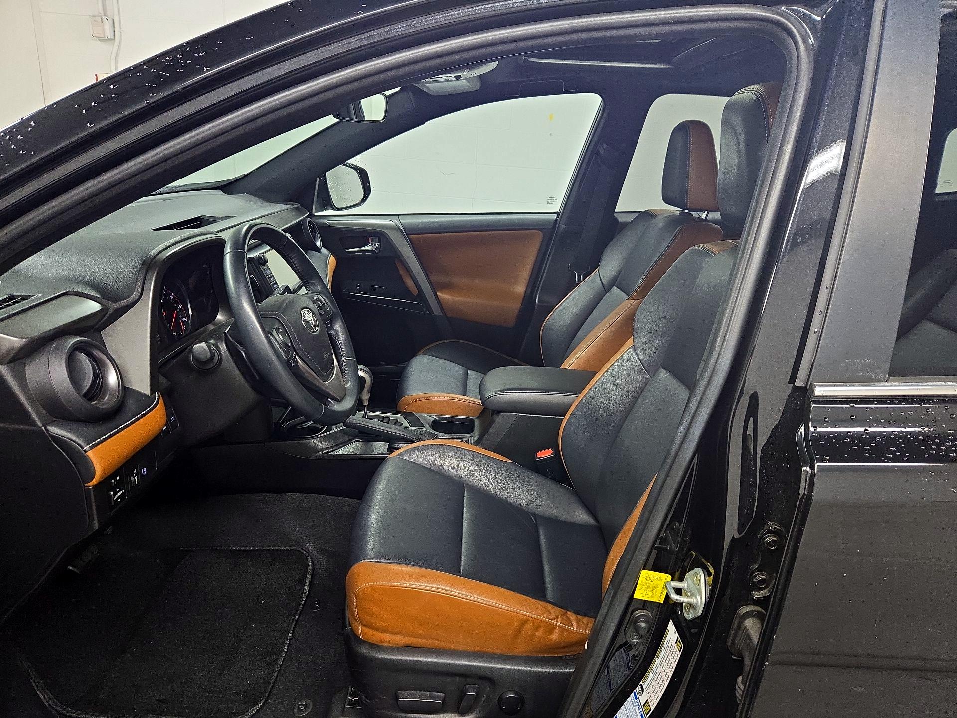 Thumbnail: 2016 Toyota RAV4 - 11