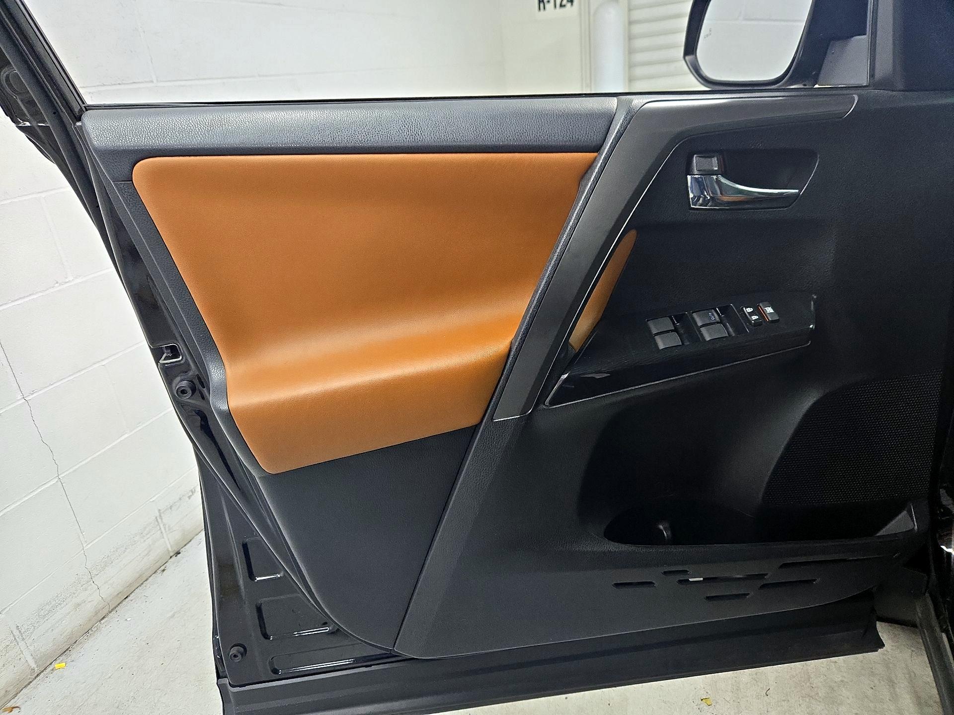 Thumbnail: 2016 Toyota RAV4 - 12