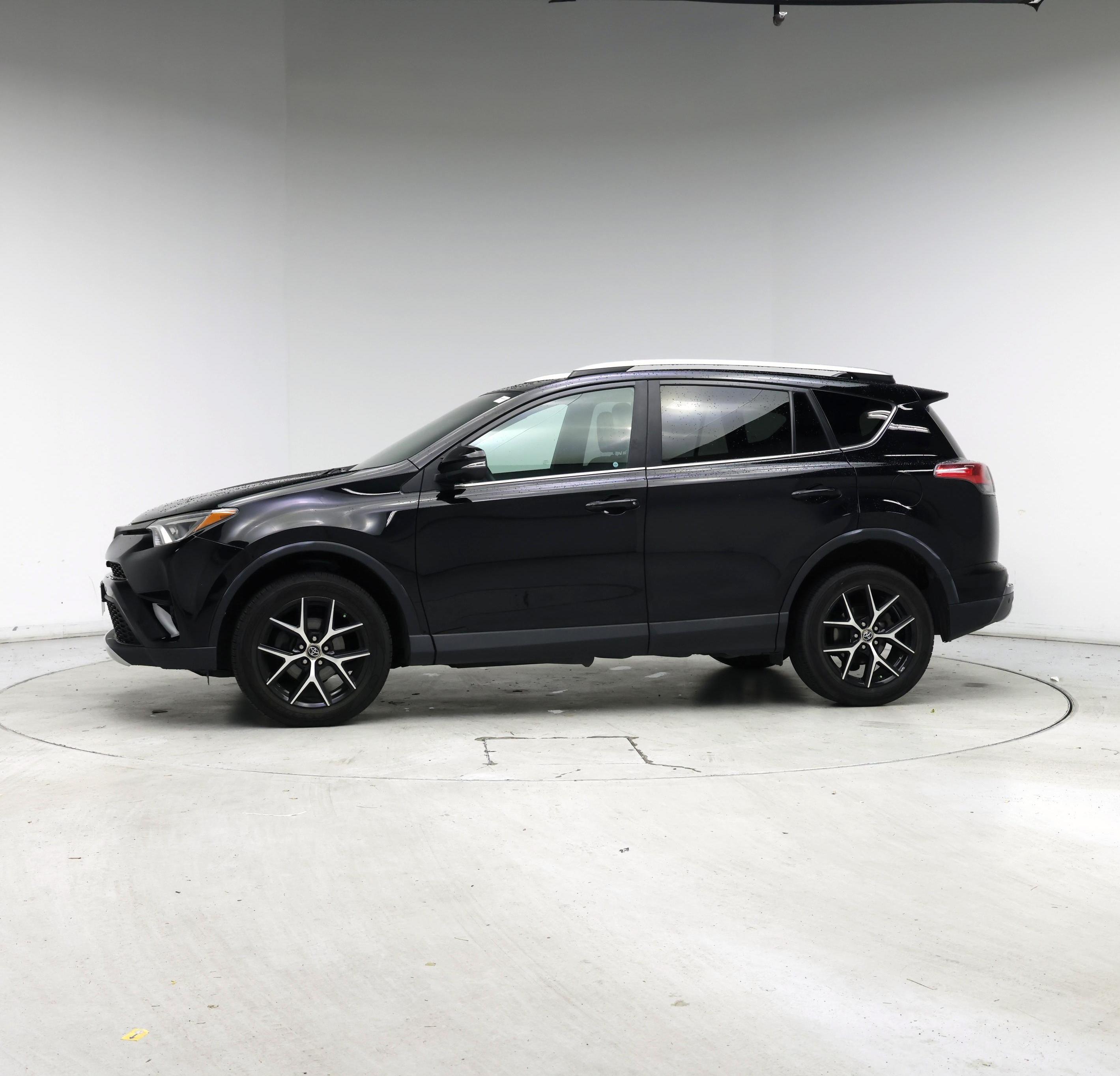 Thumbnail: 2016 Toyota RAV4 - 3