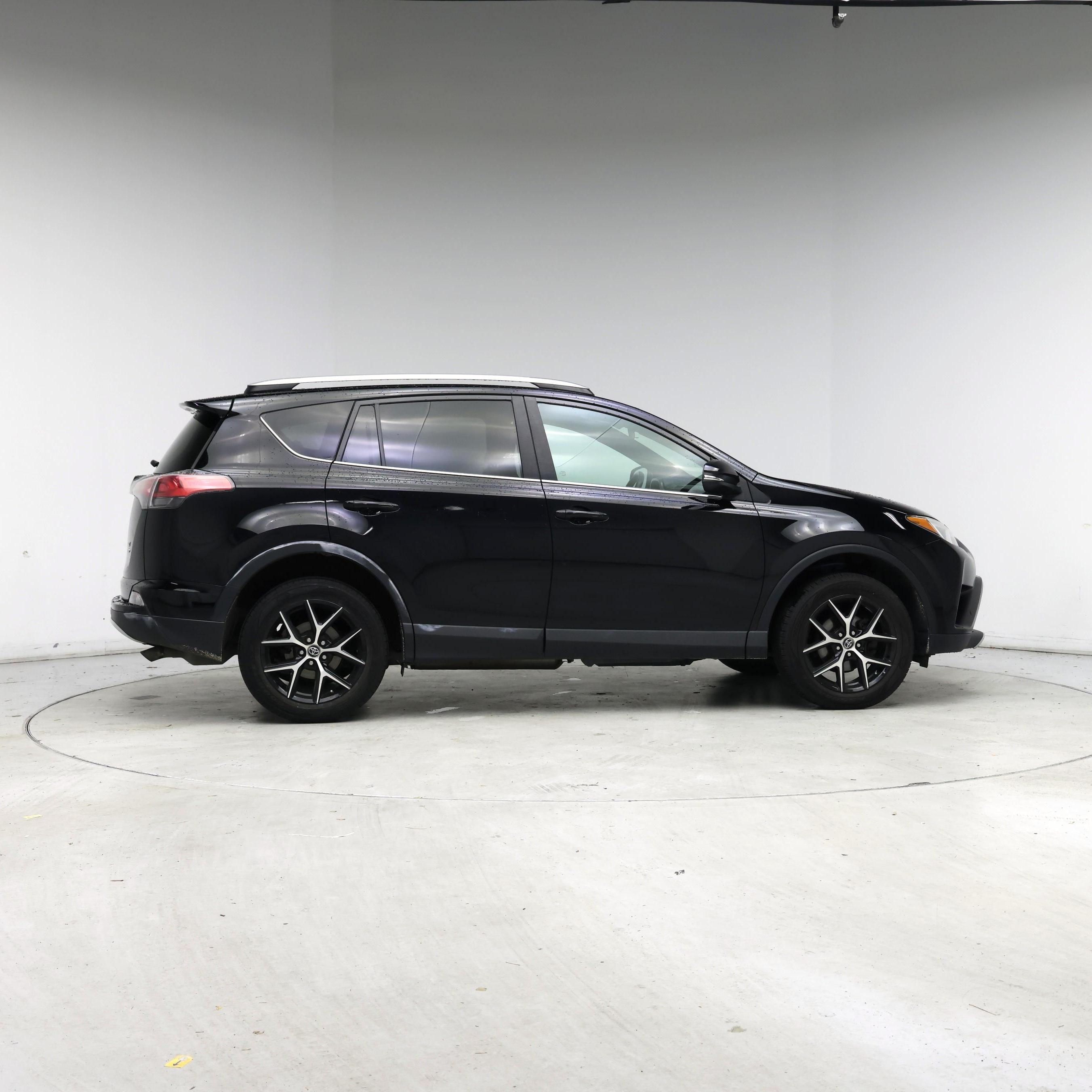 Thumbnail: 2016 Toyota RAV4 - 7