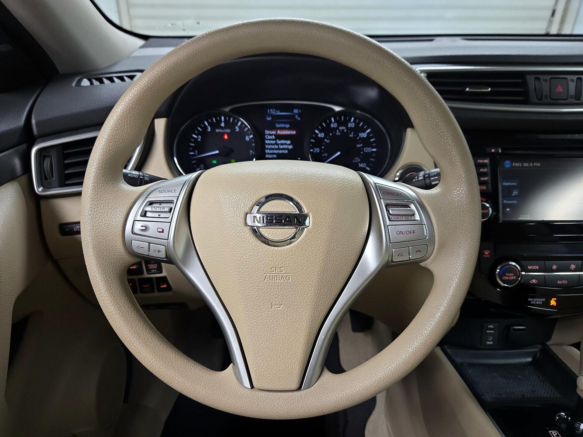 Thumbnail: 2015 Nissan Rogue - 10