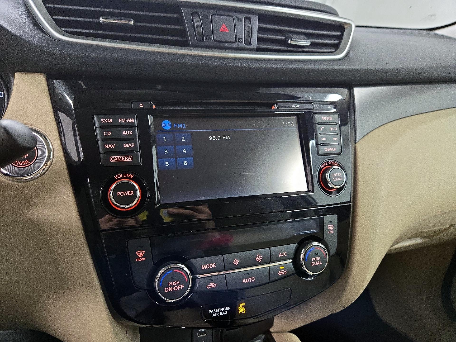 Thumbnail: 2015 Nissan Rogue - 16