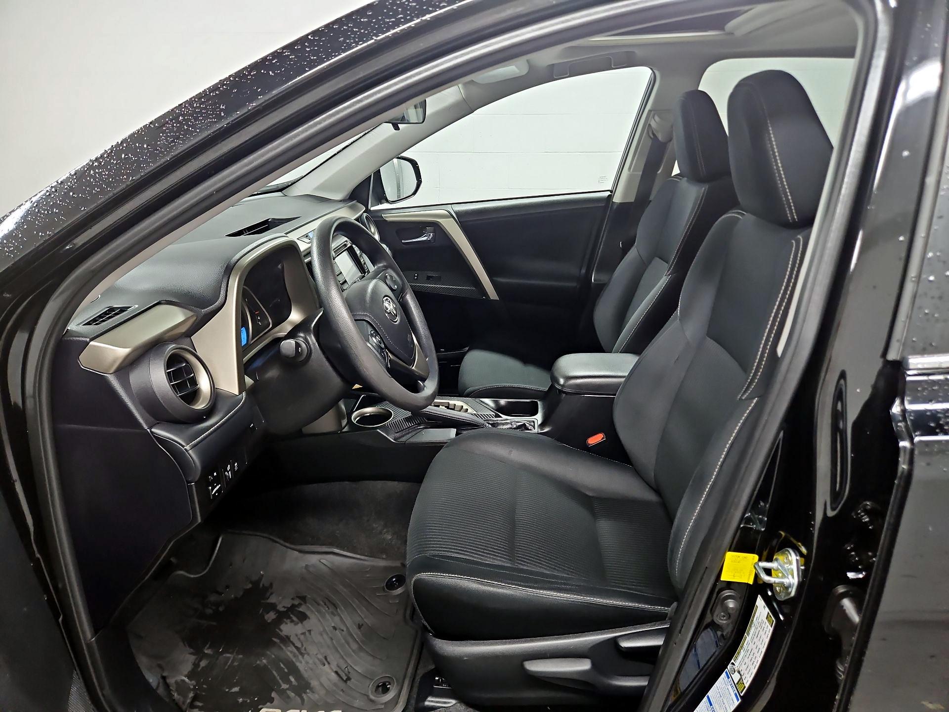 Thumbnail: 2014 Toyota RAV4 - 11