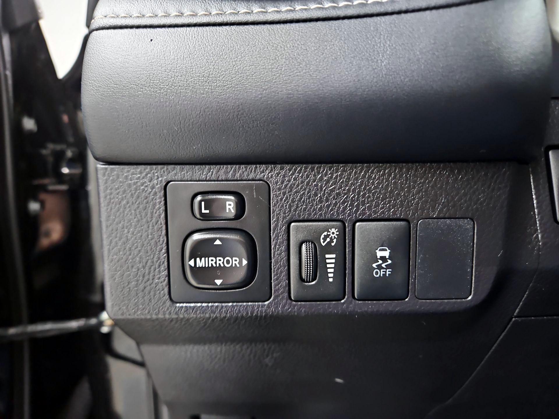 Thumbnail: 2014 Toyota RAV4 - 13