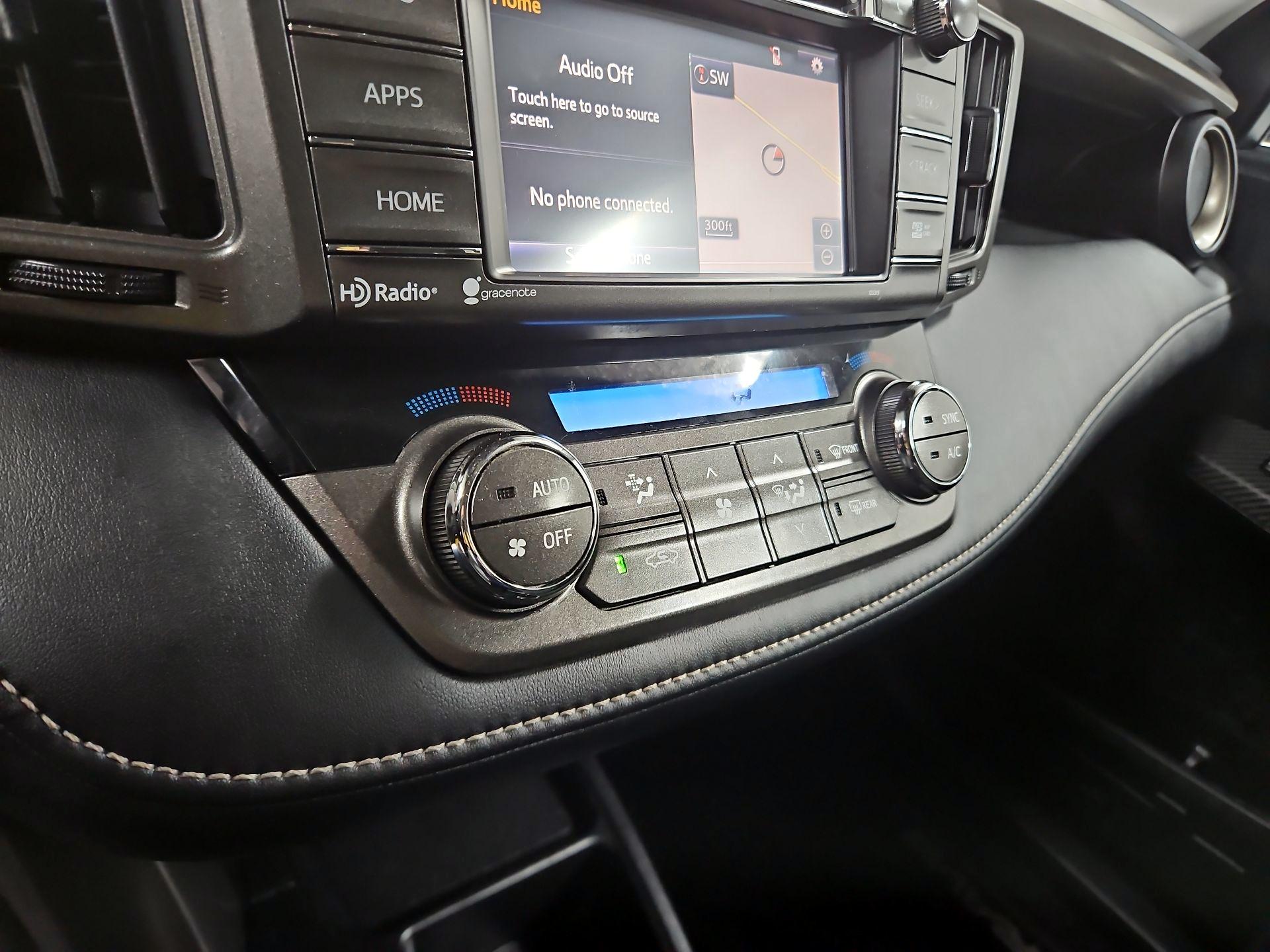 Thumbnail: 2014 Toyota RAV4 - 16