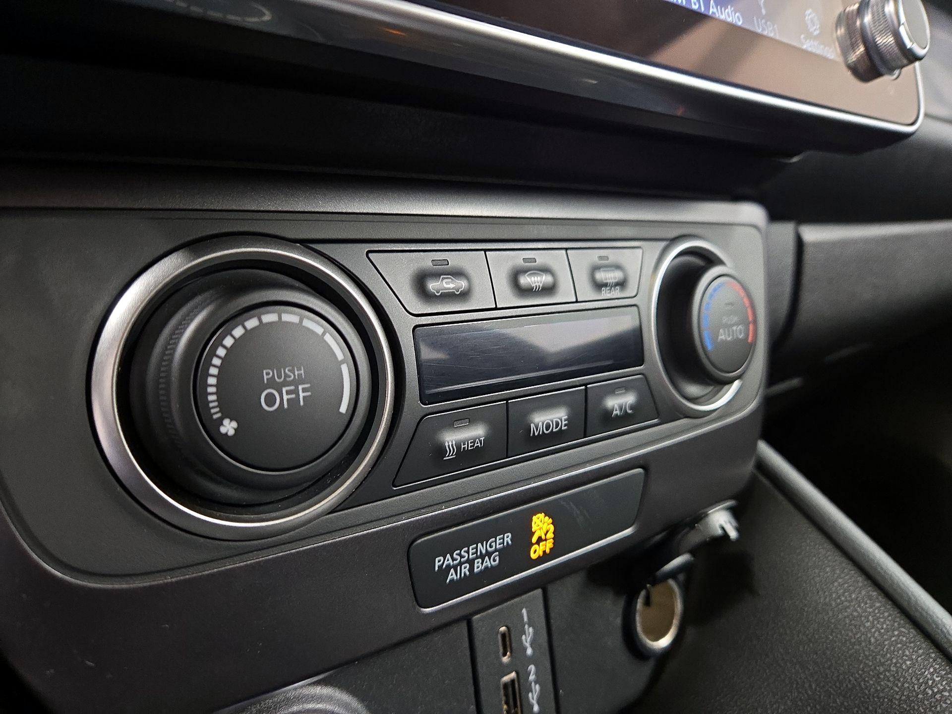 Thumbnail: 2023 Nissan Leaf - 16