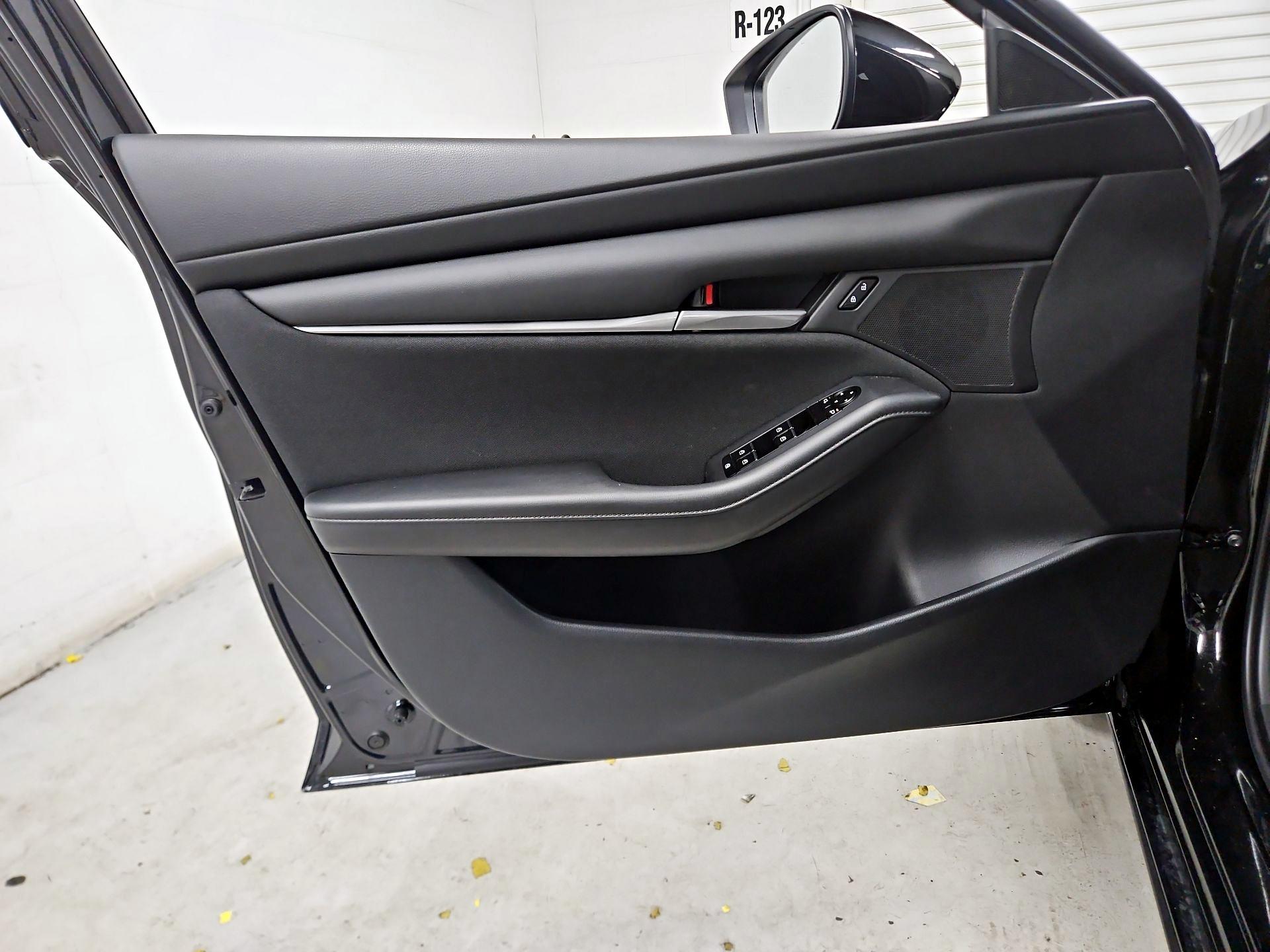 Thumbnail: 2025 Mazda Mazda3 - 12