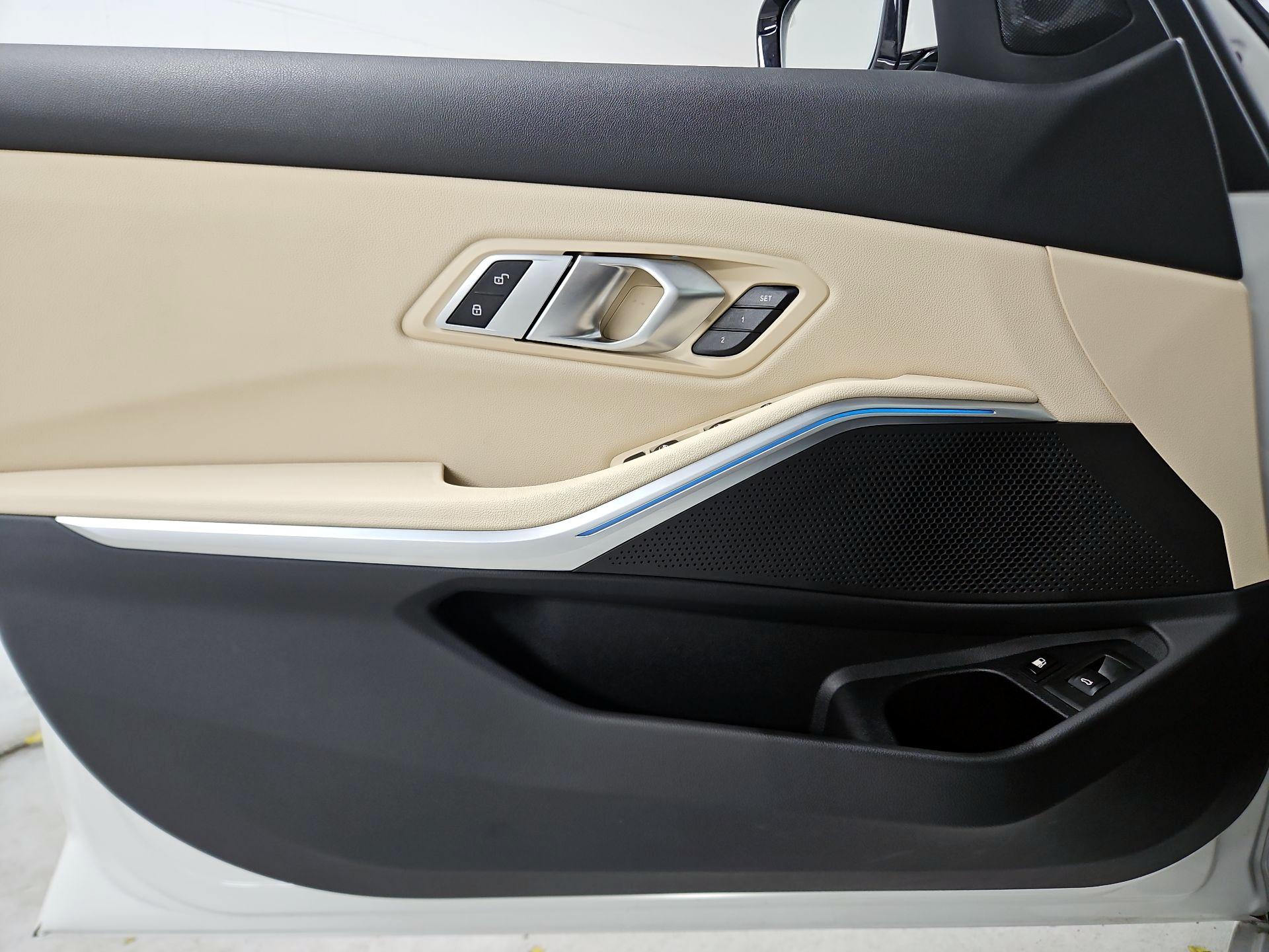 Thumbnail: 2021 BMW 3 Series - 12