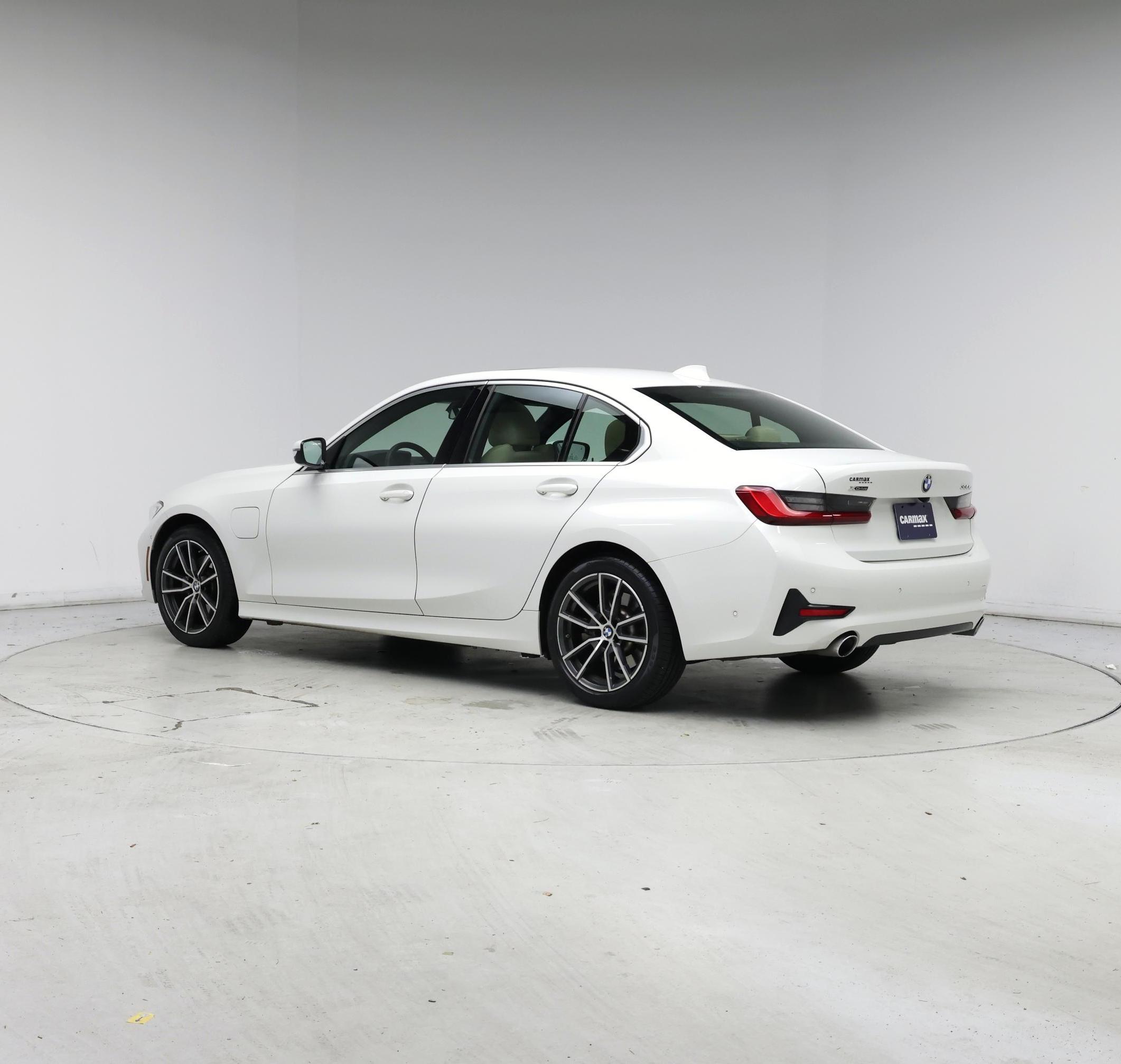 Thumbnail: 2021 BMW 3 Series - 2