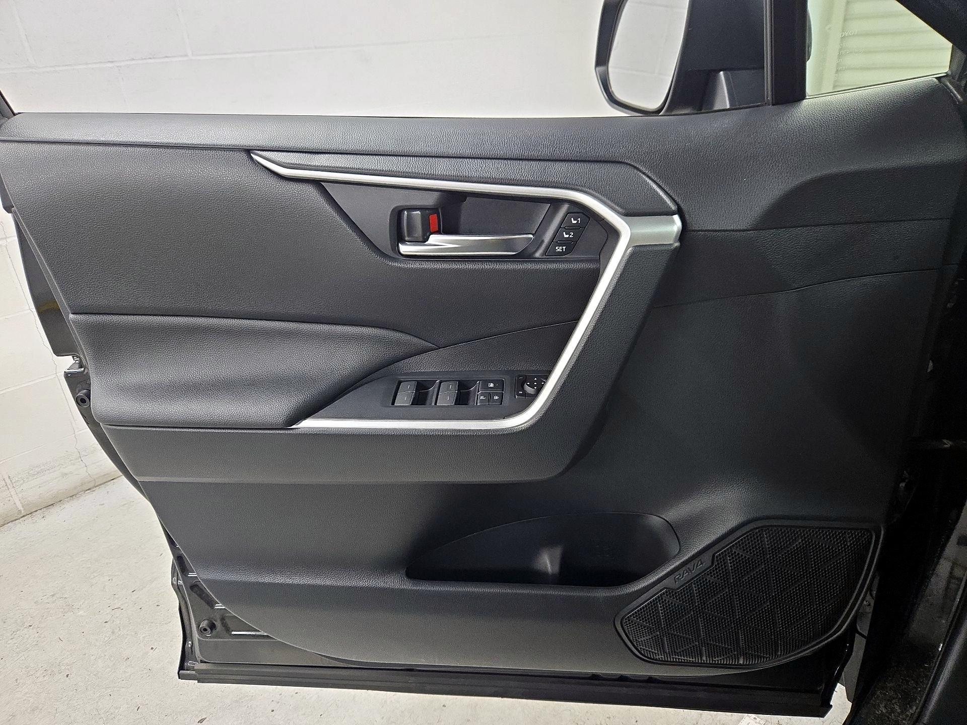 Thumbnail: 2023 Toyota RAV4 - 12