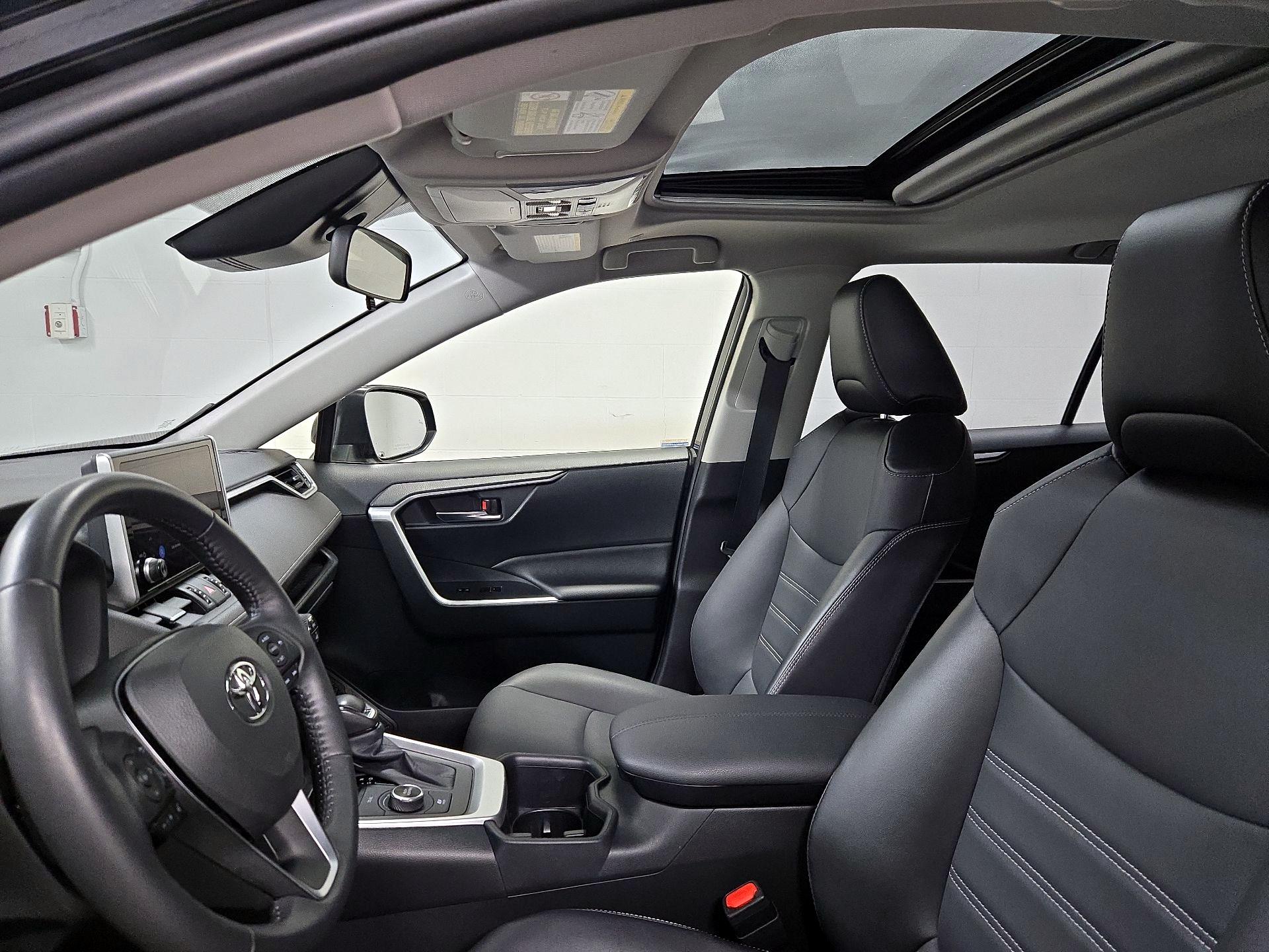 Thumbnail: 2023 Toyota RAV4 - 19