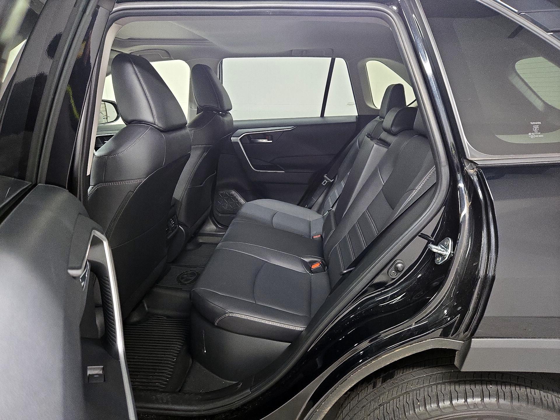 Thumbnail: 2023 Toyota RAV4 - 20