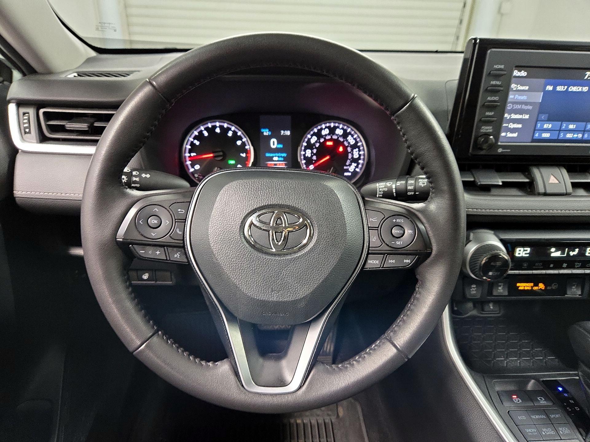 Thumbnail: 2022 Toyota RAV4 - 10