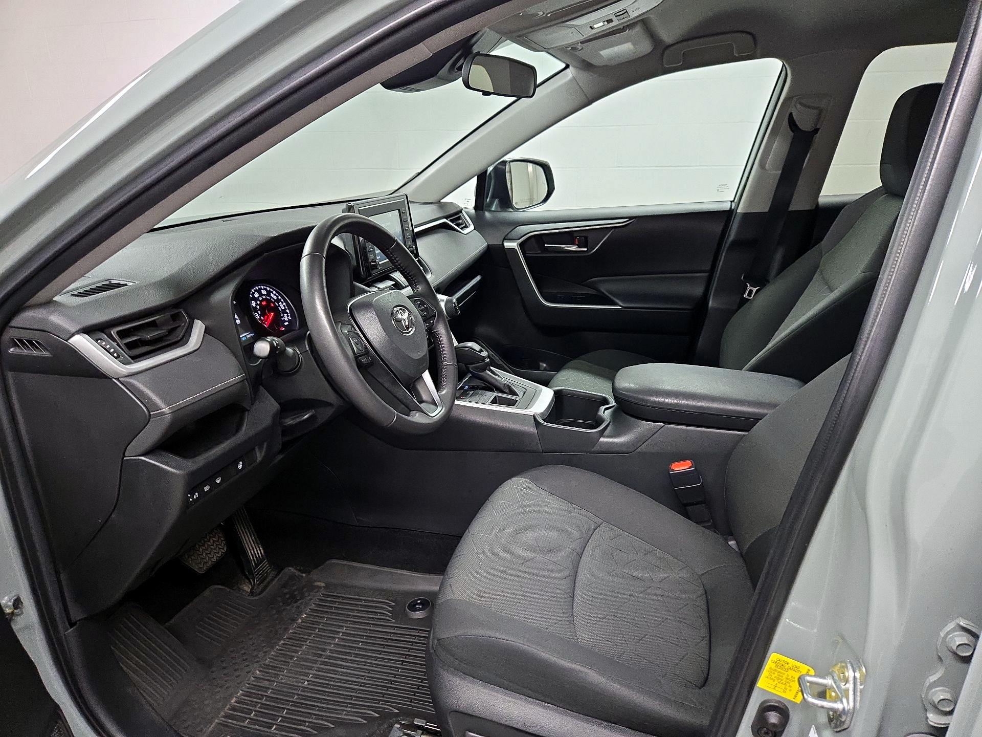 Thumbnail: 2022 Toyota RAV4 - 11