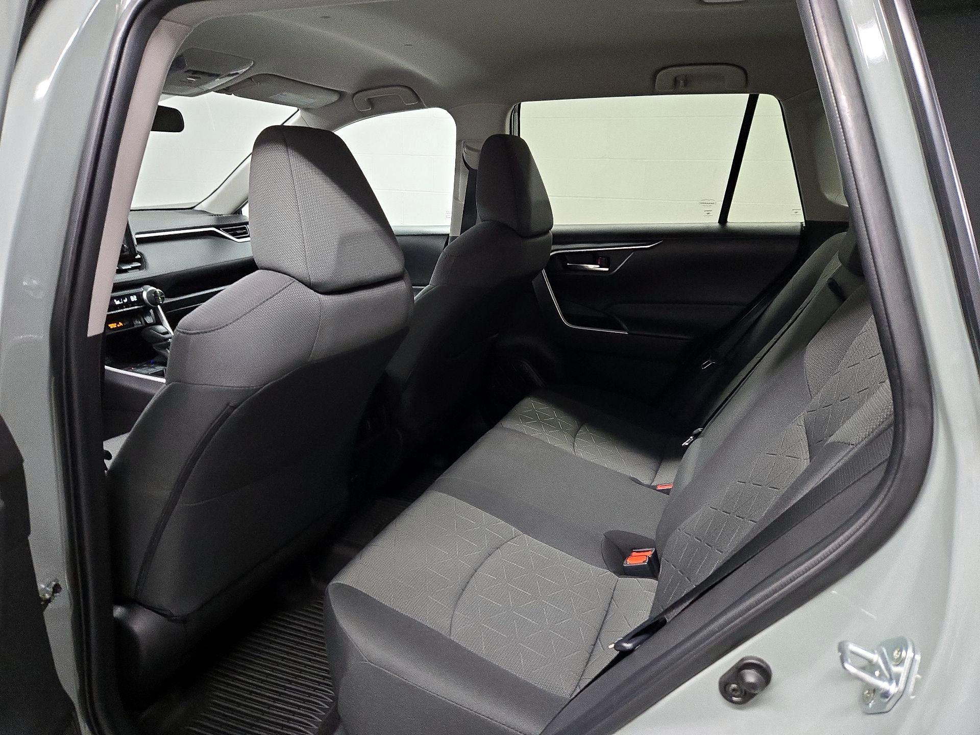 Thumbnail: 2022 Toyota RAV4 - 19