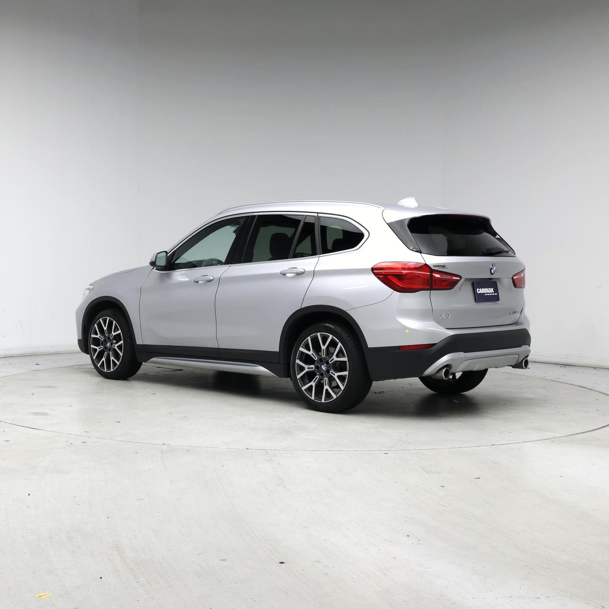 Thumbnail: 2021 BMW X1 - 2