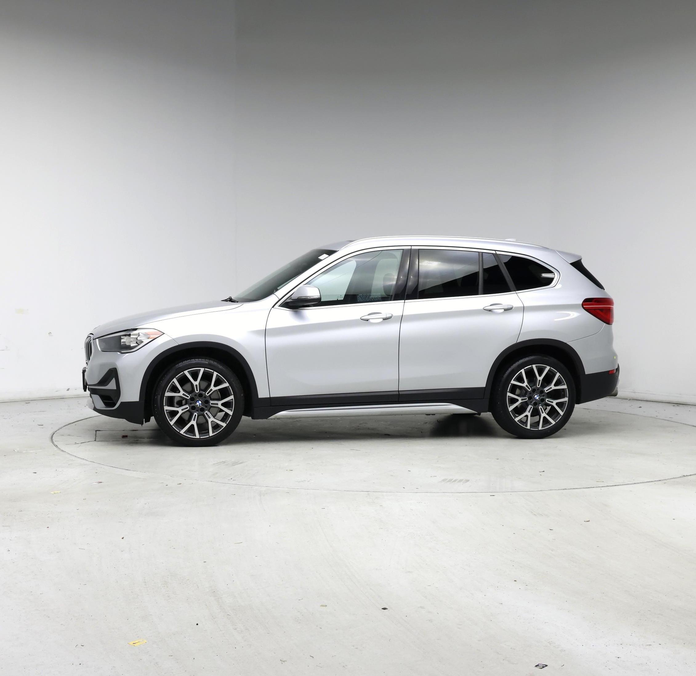 Thumbnail: 2021 BMW X1 - 3