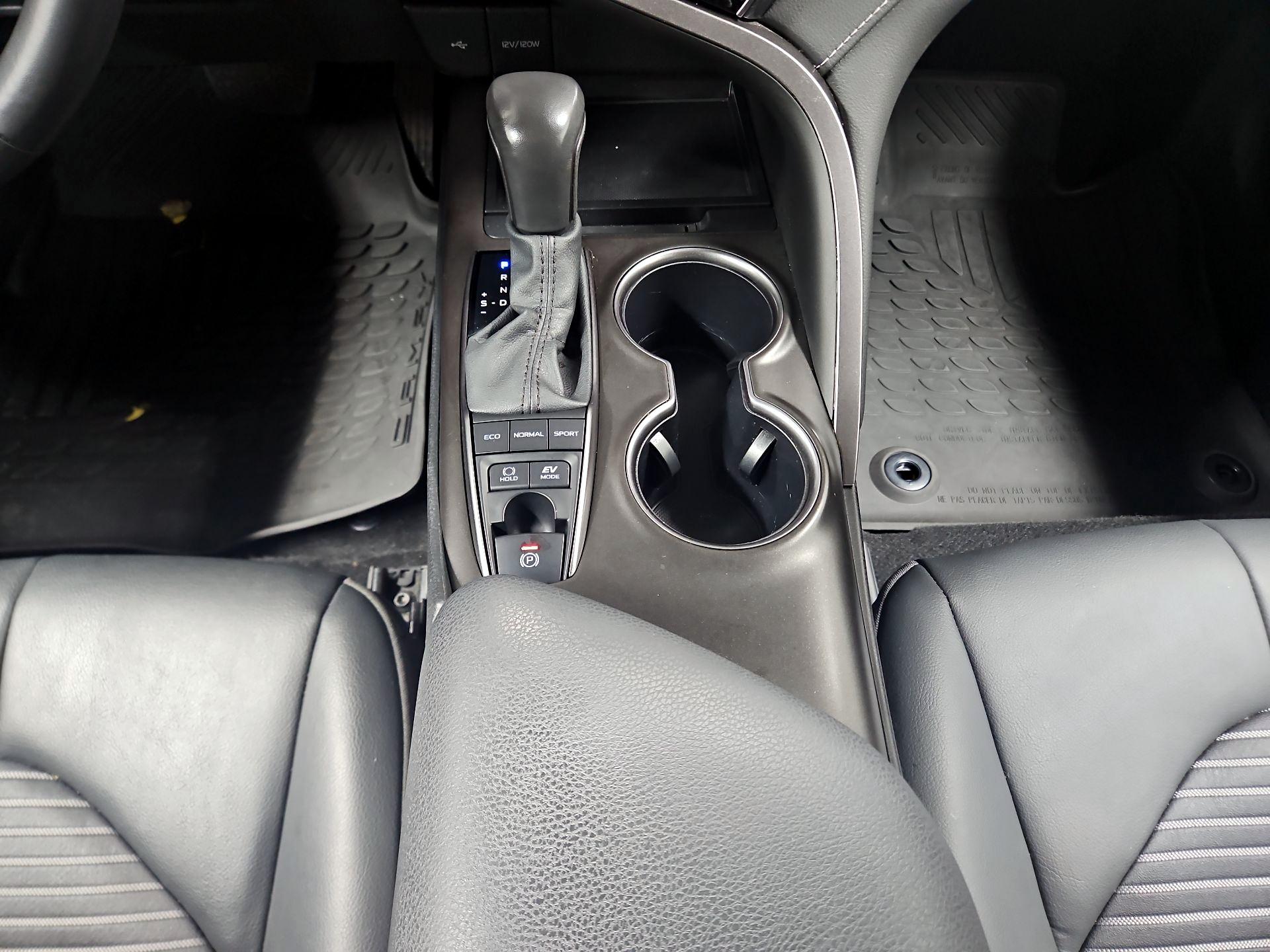 Thumbnail: 2024 Toyota Camry - 17