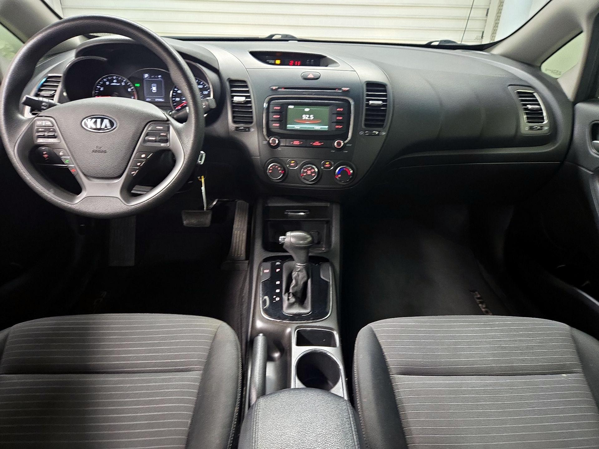 Thumbnail: 2017 Kia Forte - 9