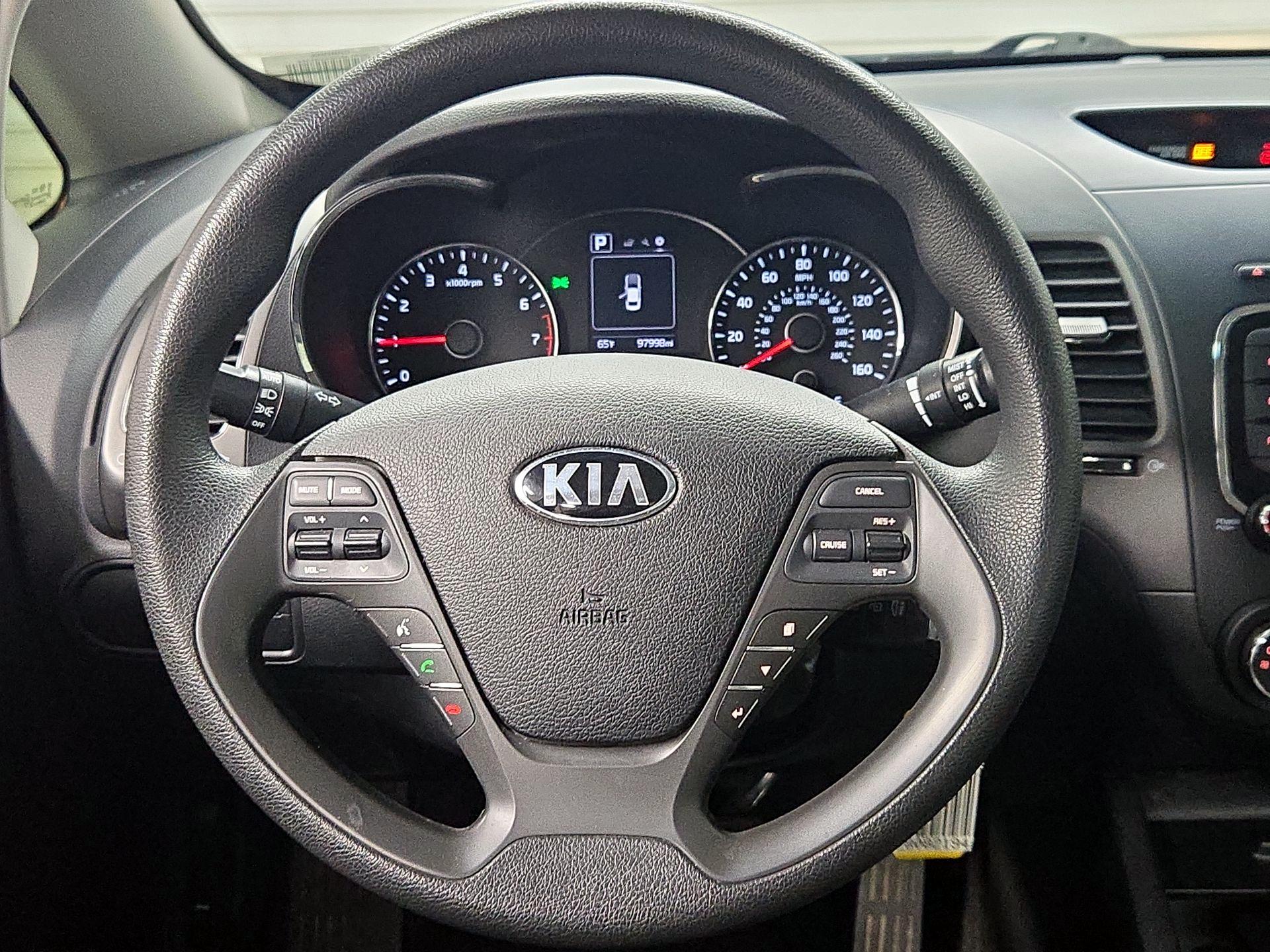 Thumbnail: 2017 Kia Forte - 10