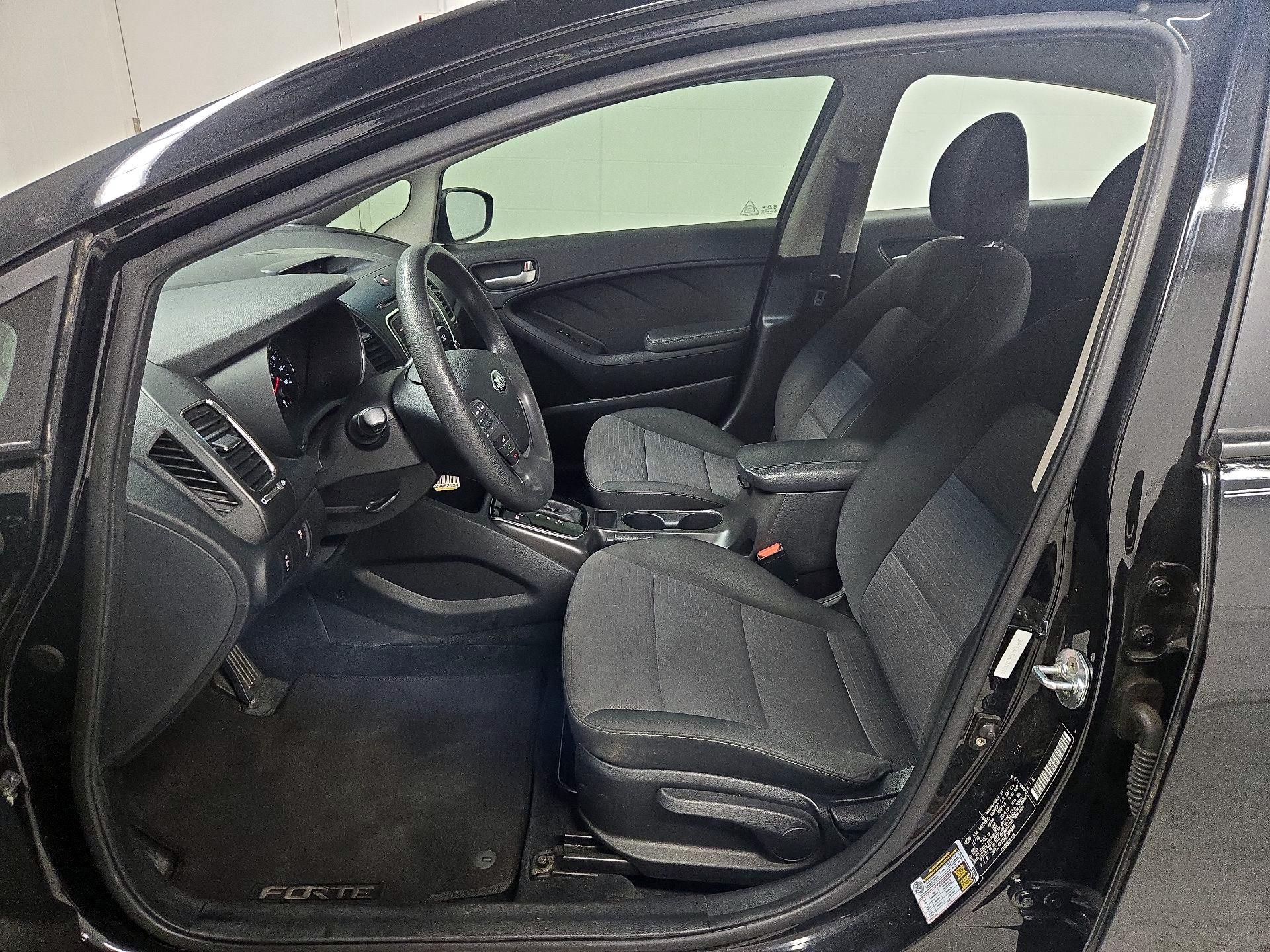 Thumbnail: 2017 Kia Forte - 11