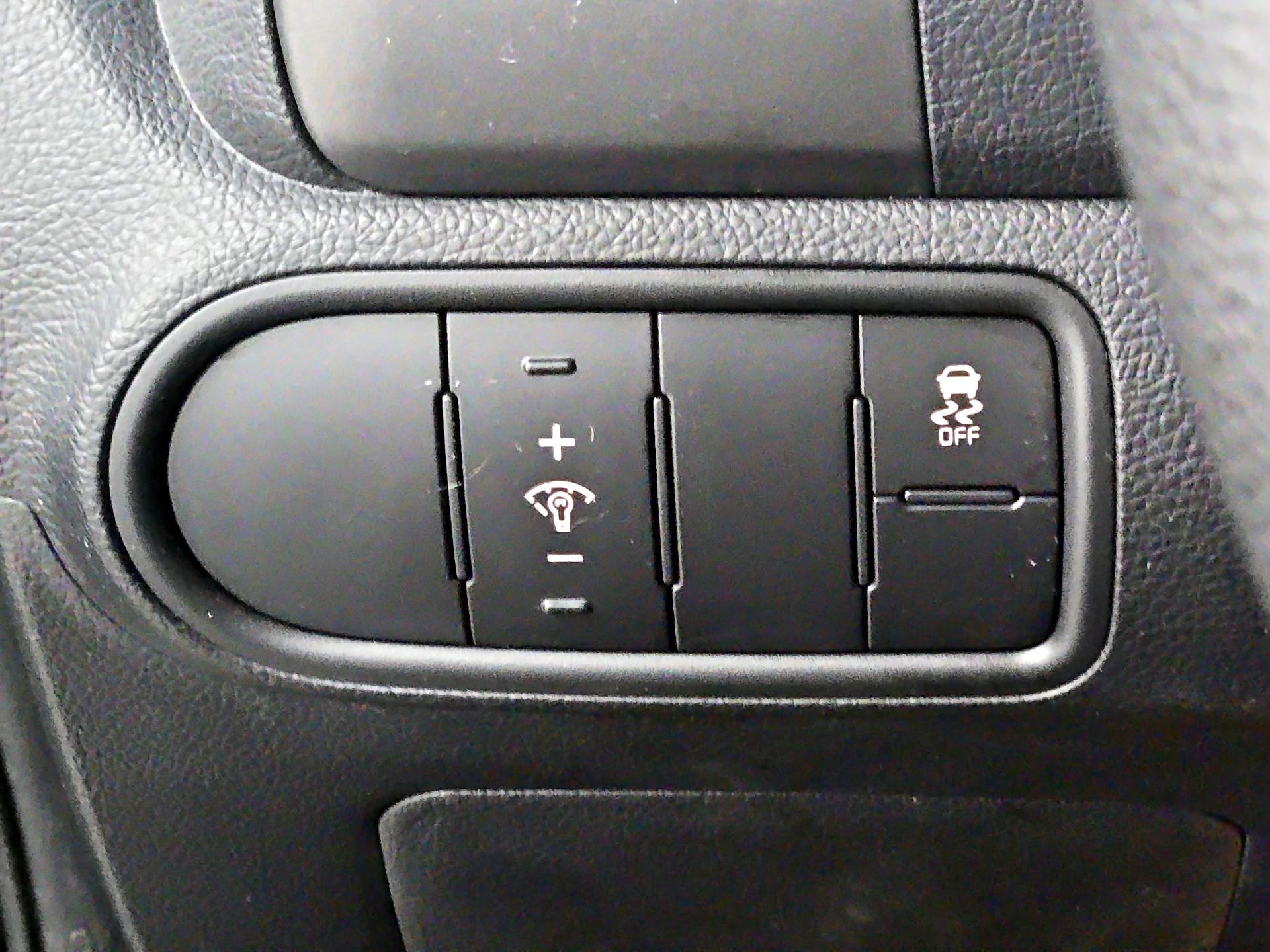 Thumbnail: 2017 Kia Forte - 13