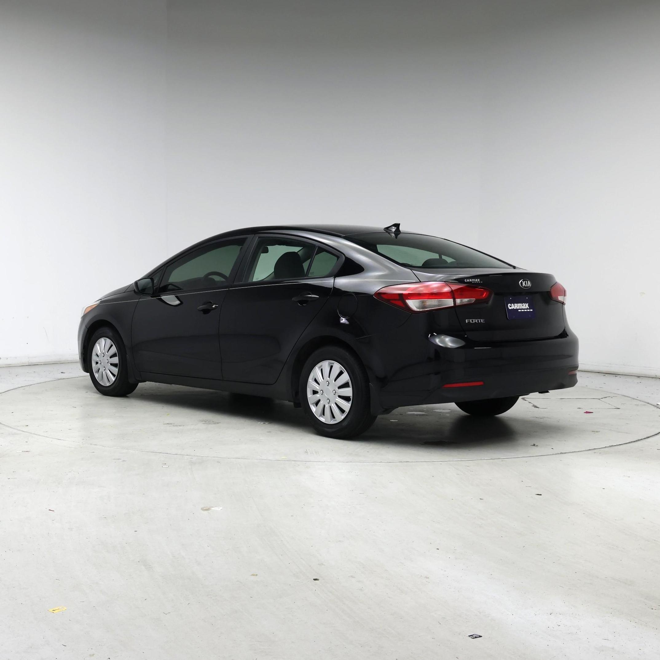 Thumbnail: 2017 Kia Forte - 2