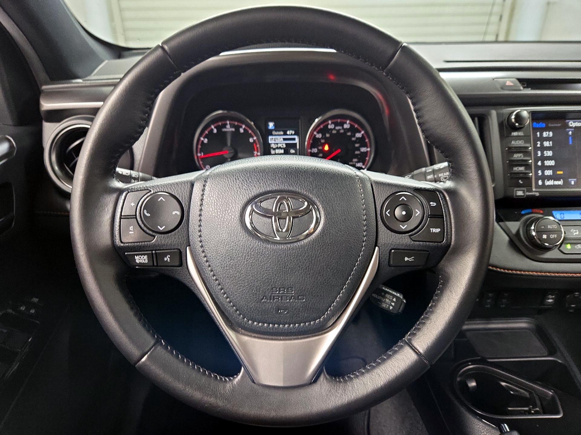 Thumbnail: 2016 Toyota RAV4 - 10