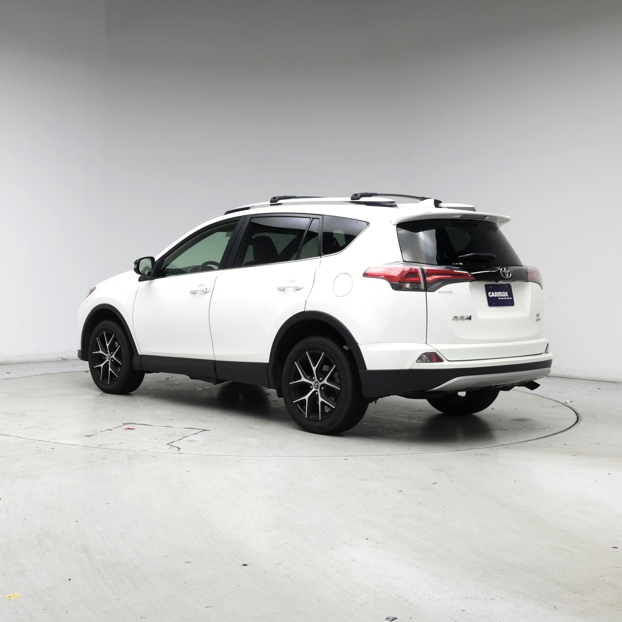 Thumbnail: 2016 Toyota RAV4 - 2