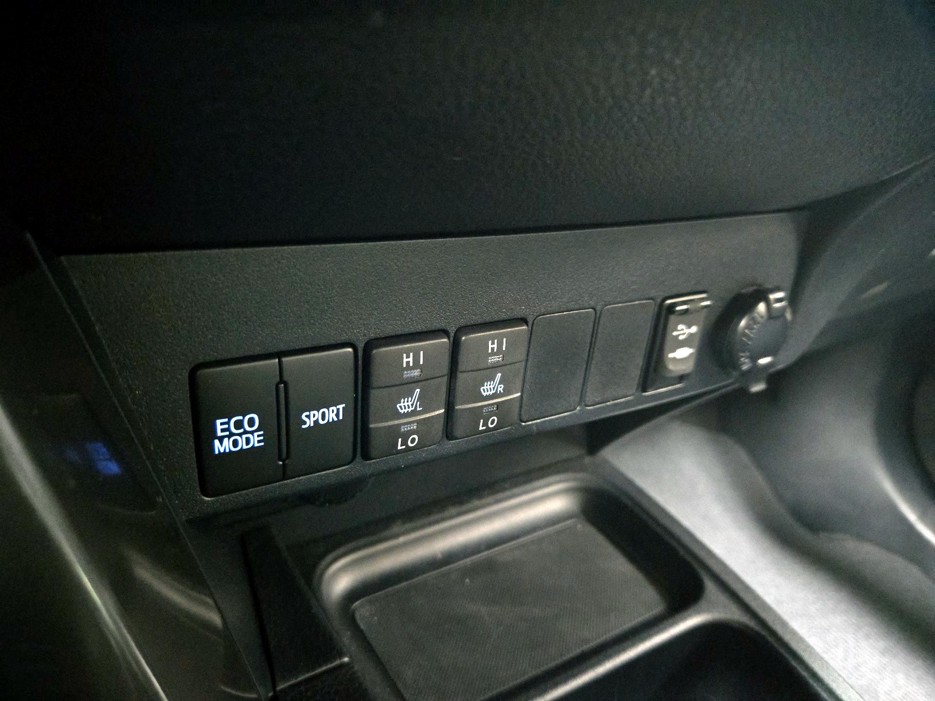 Thumbnail: 2016 Toyota RAV4 - 19