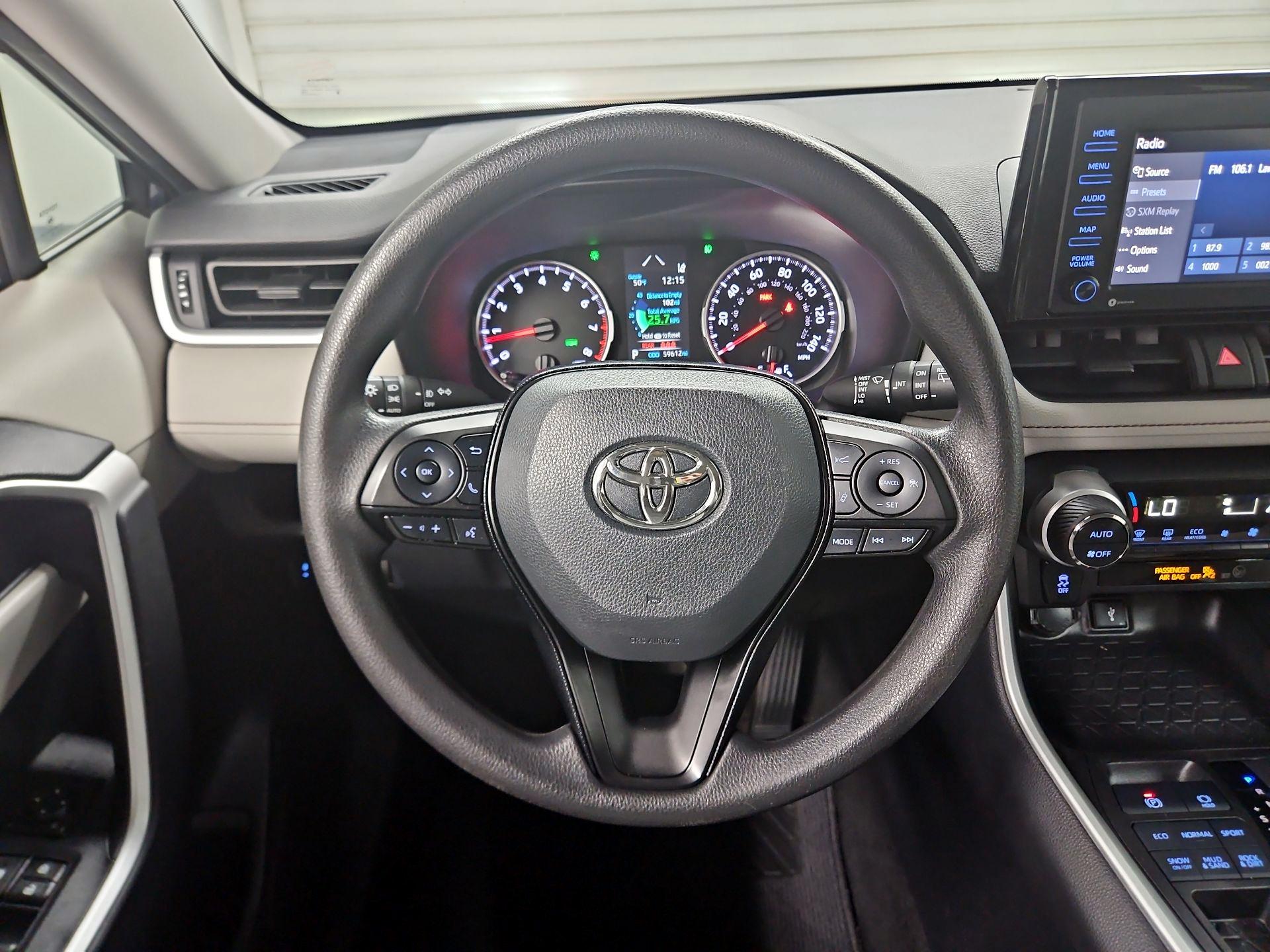 Thumbnail: 2020 Toyota RAV4 - 10