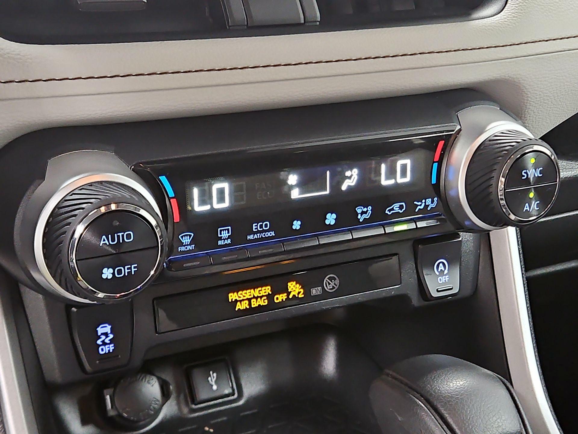 Thumbnail: 2020 Toyota RAV4 - 16