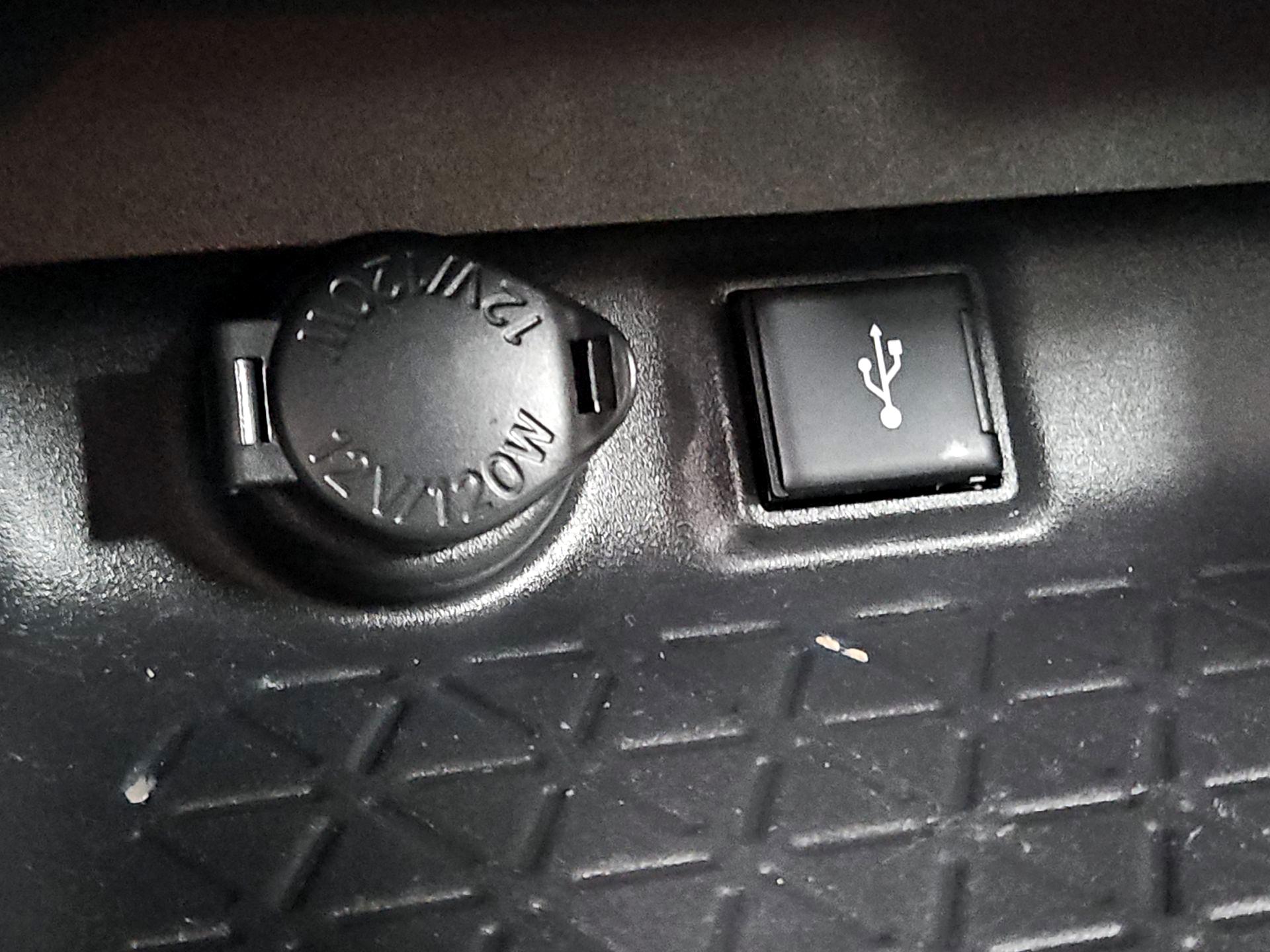 Thumbnail: 2020 Toyota RAV4 - 18