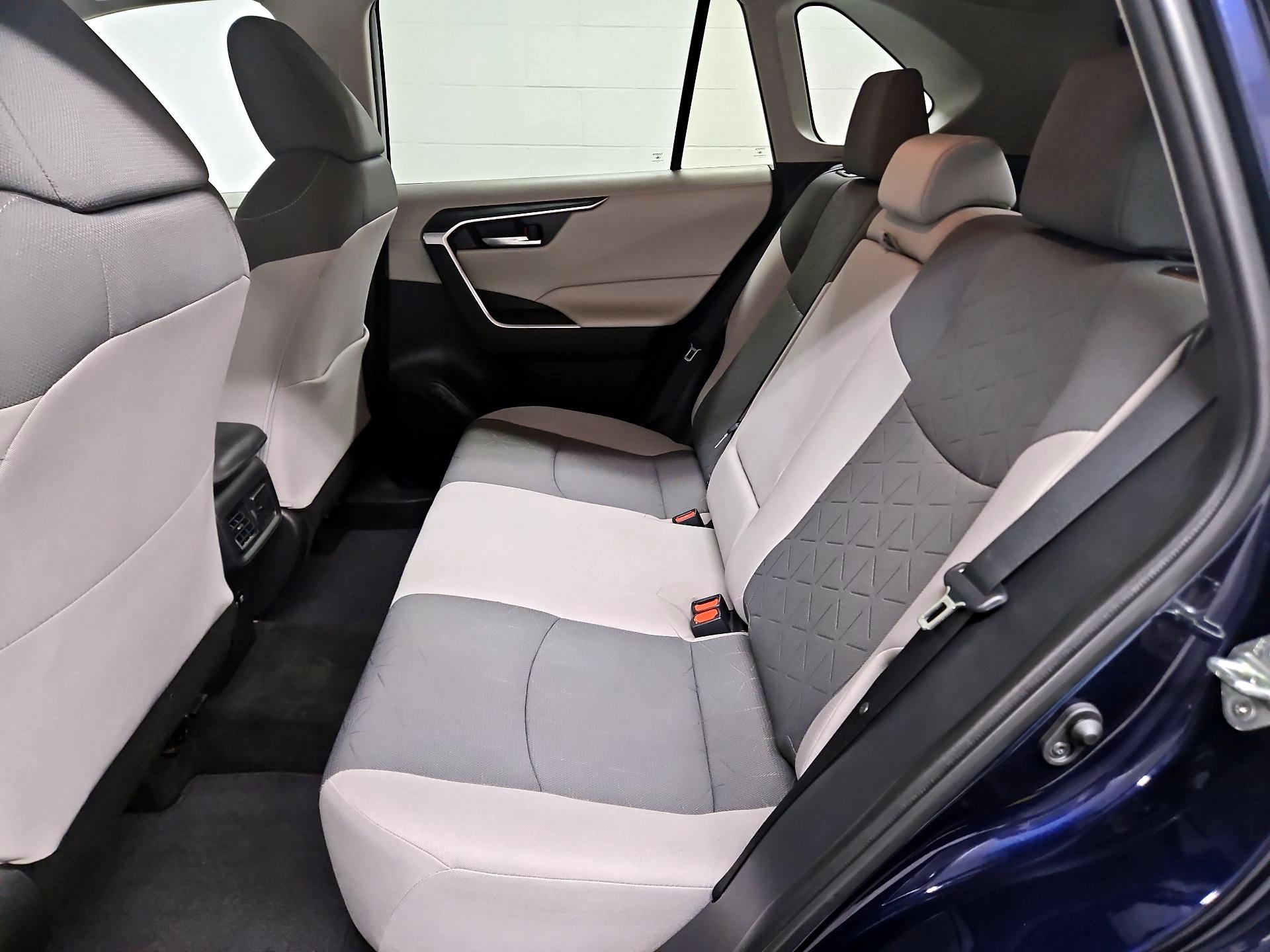 Thumbnail: 2020 Toyota RAV4 - 19