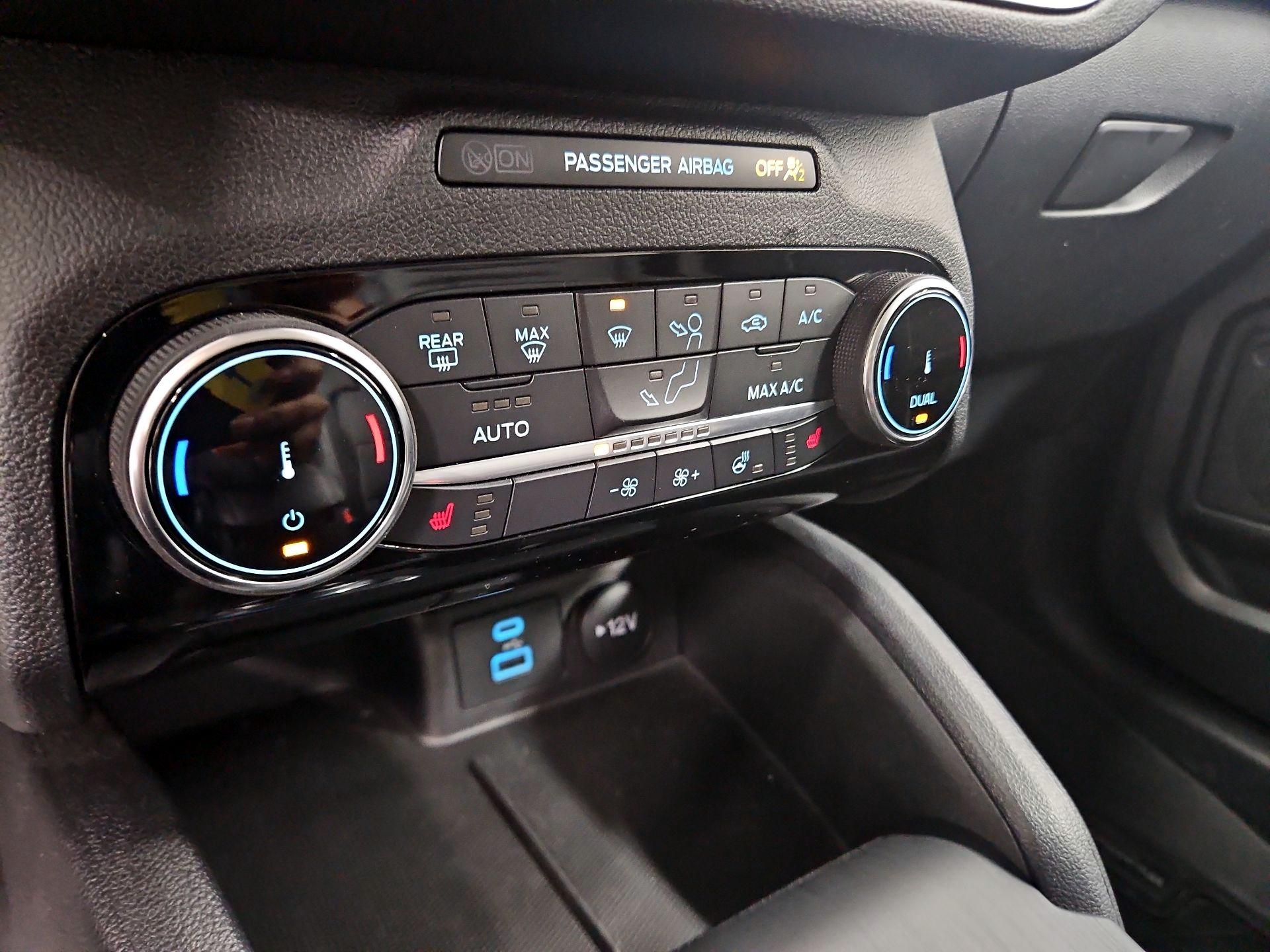 Thumbnail: 2022 Ford Escape - 17