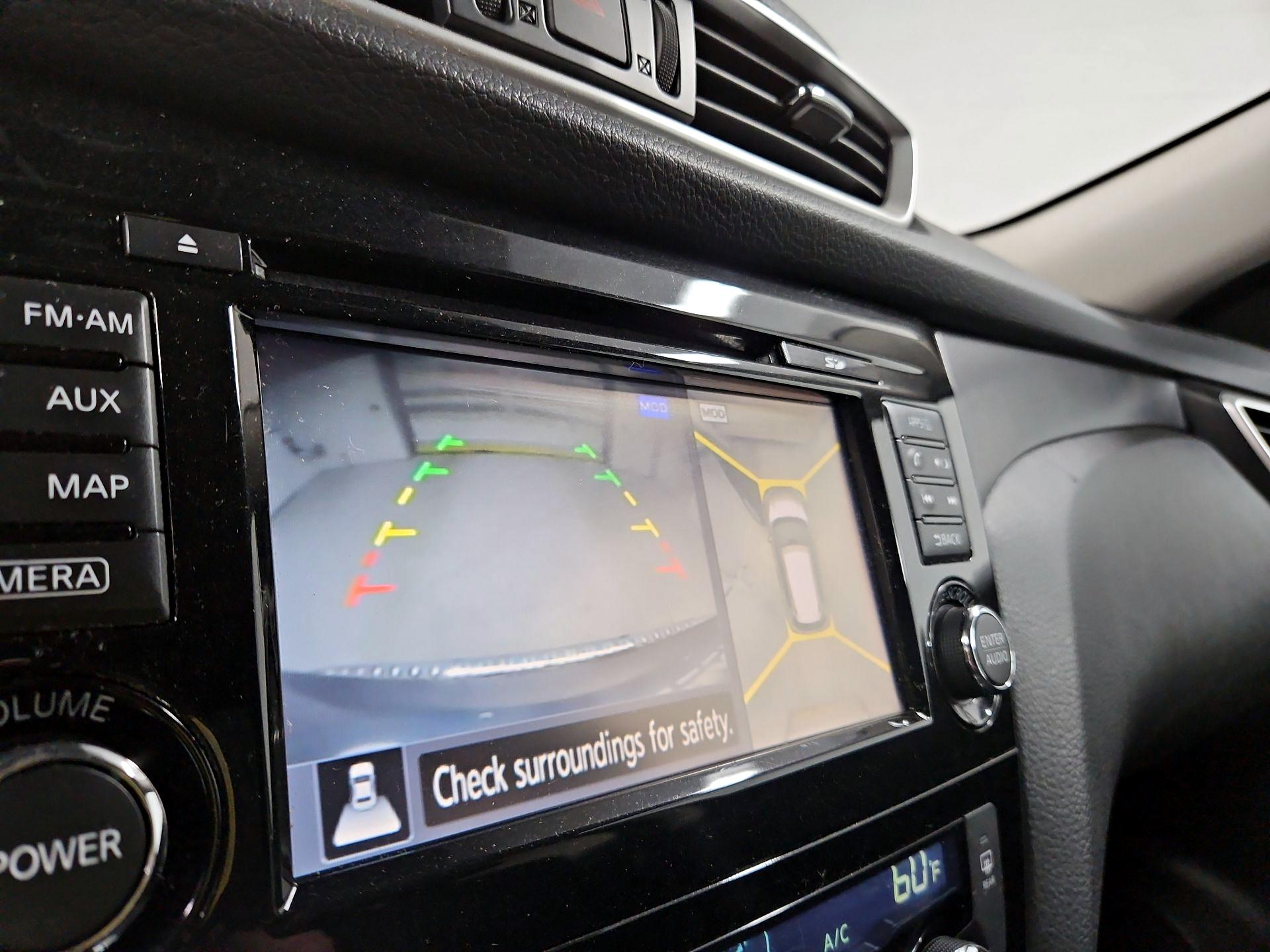 Thumbnail: 2015 Nissan Rogue - 15