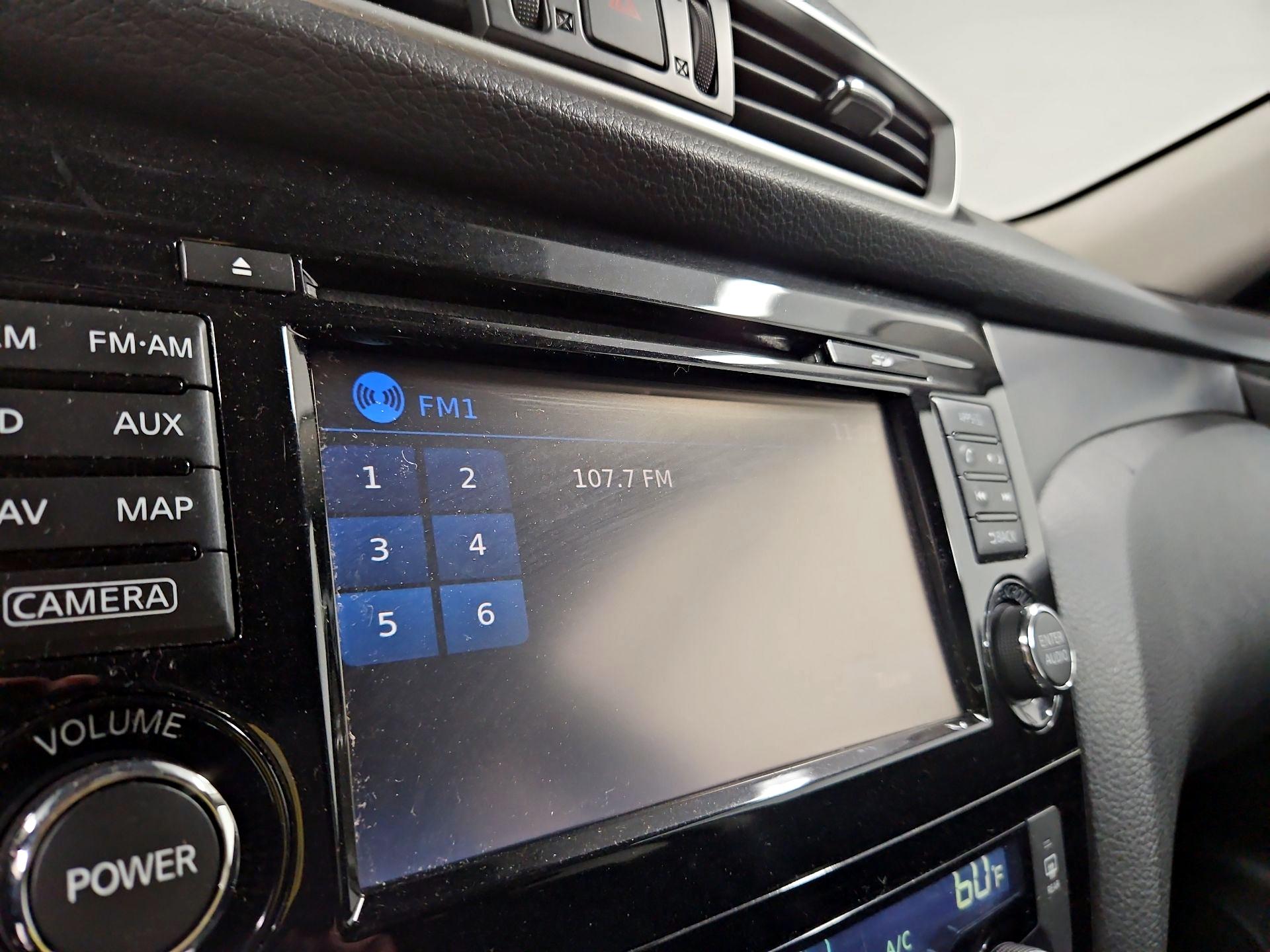 Thumbnail: 2015 Nissan Rogue - 16