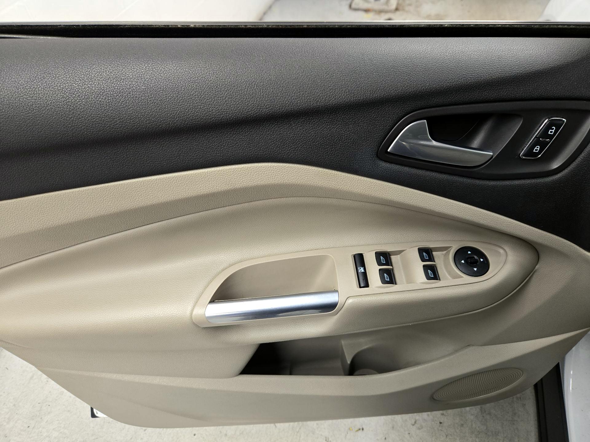 Thumbnail: 2014 Ford Escape - 12