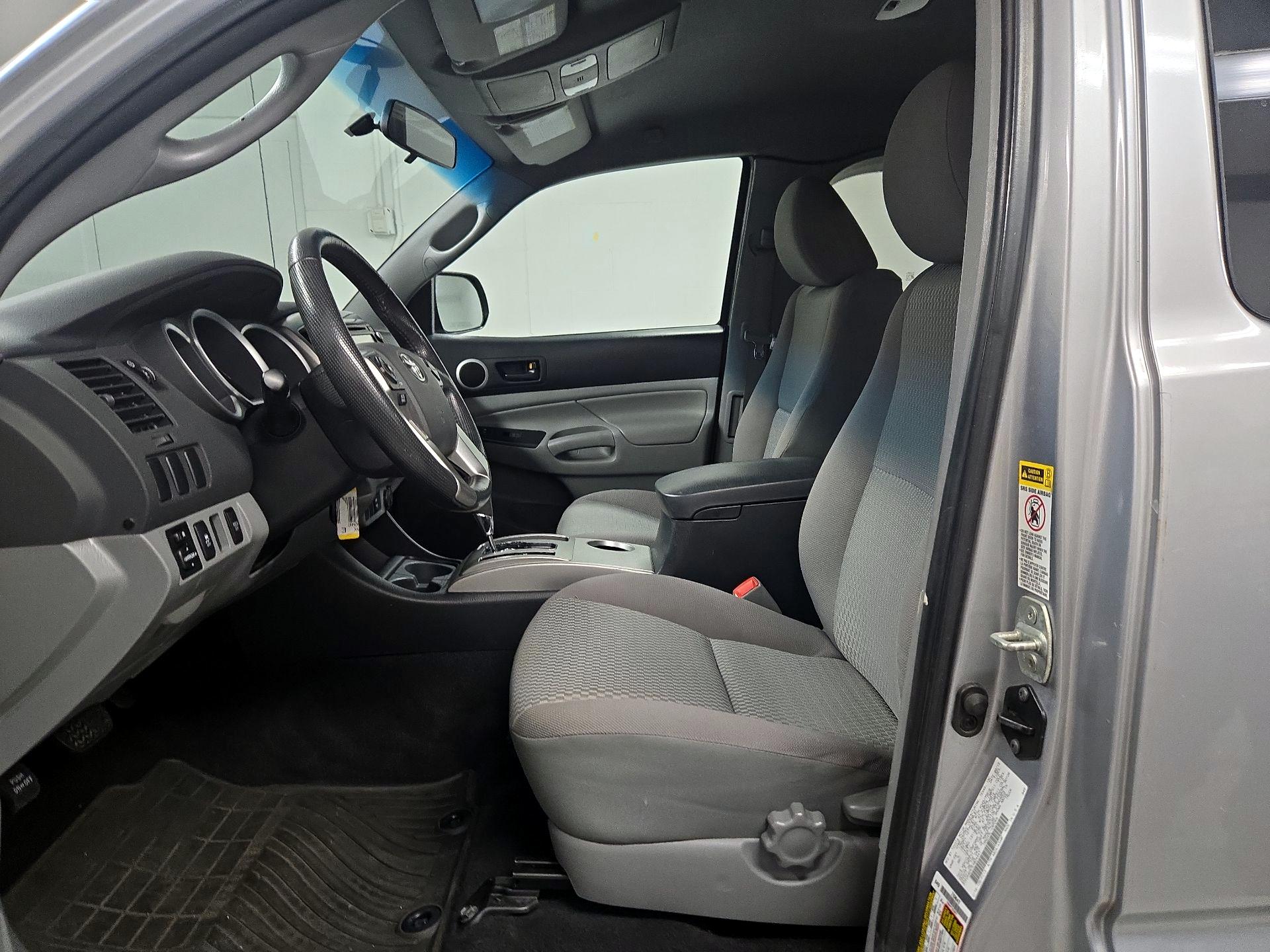 Thumbnail: 2014 Toyota Tacoma - 11