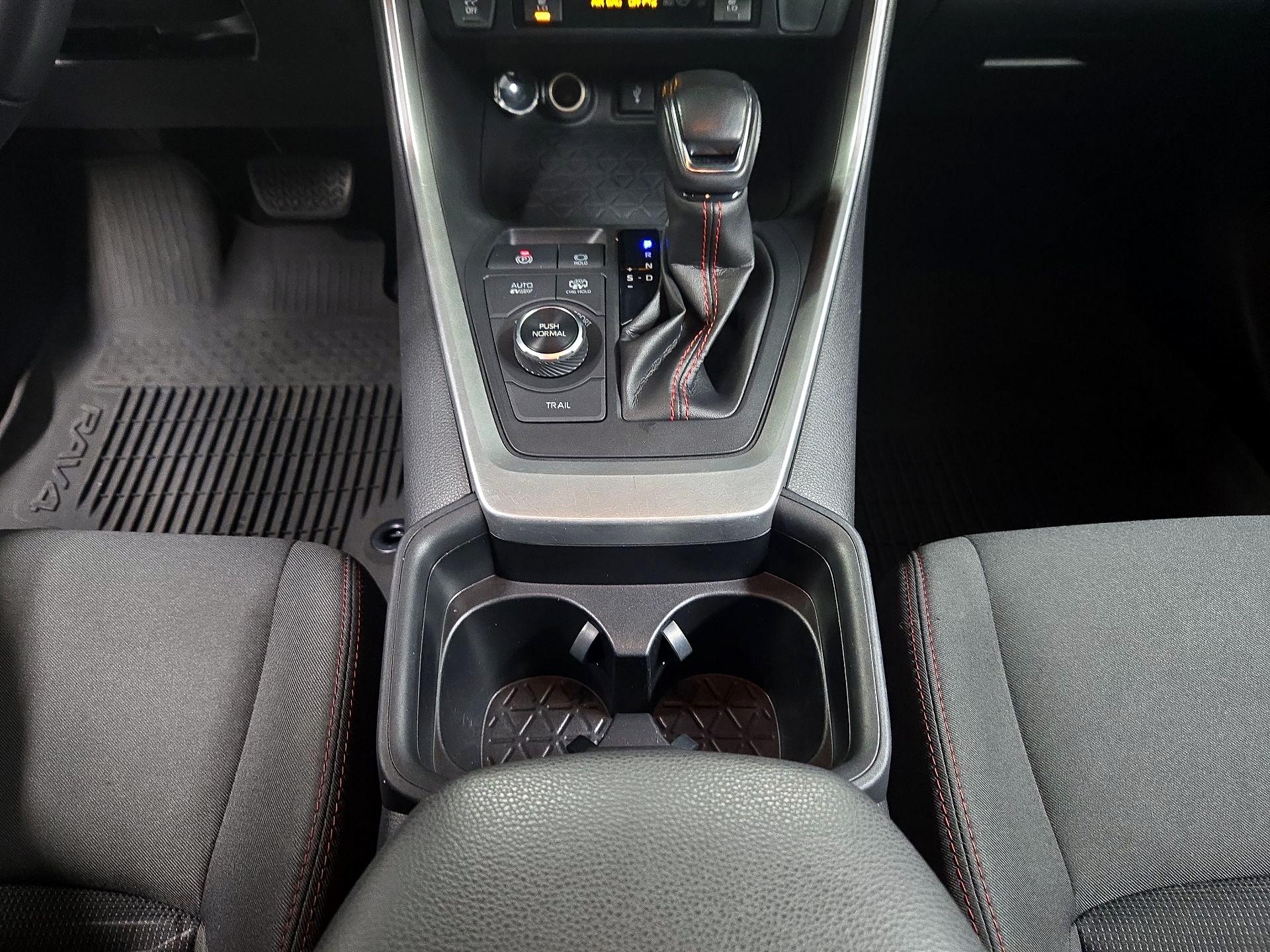 Thumbnail: 2021 Toyota RAV4 - 17