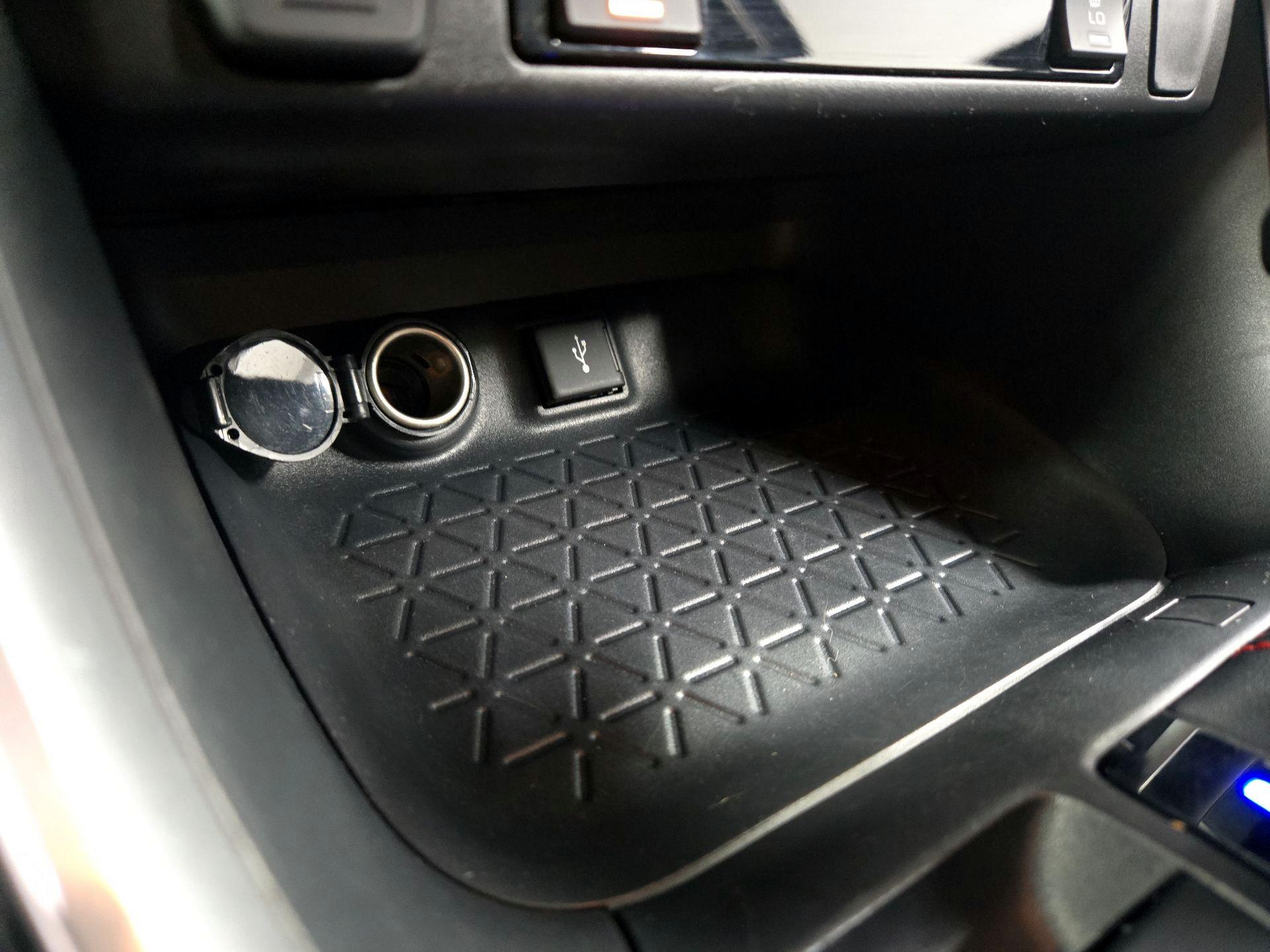 Thumbnail: 2021 Toyota RAV4 - 18